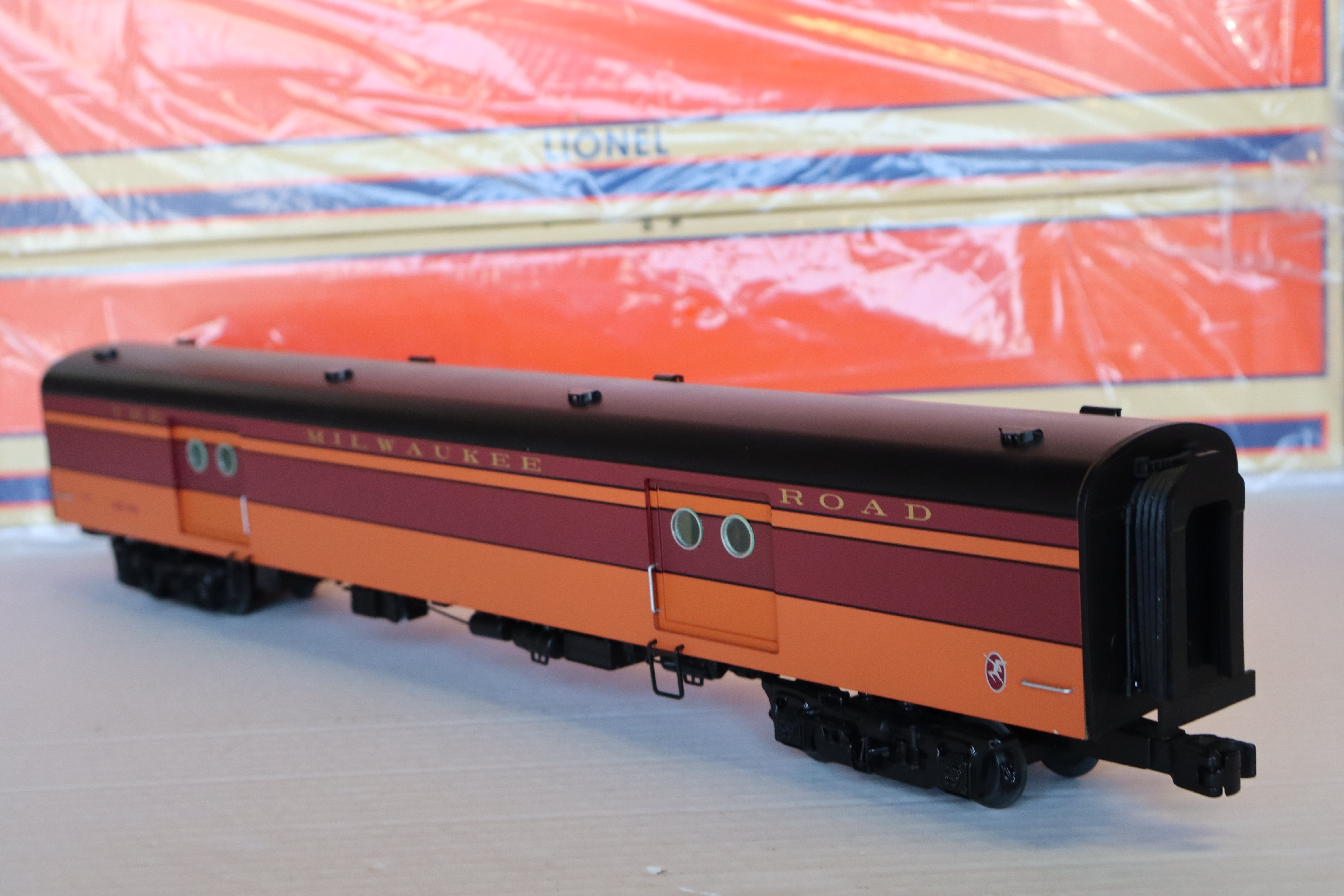 Lionel 6-11229 Milwaukee Road S3 Northern #261 Excursion Scheme w/ 4 Car Pass Set-Second hand-M8185