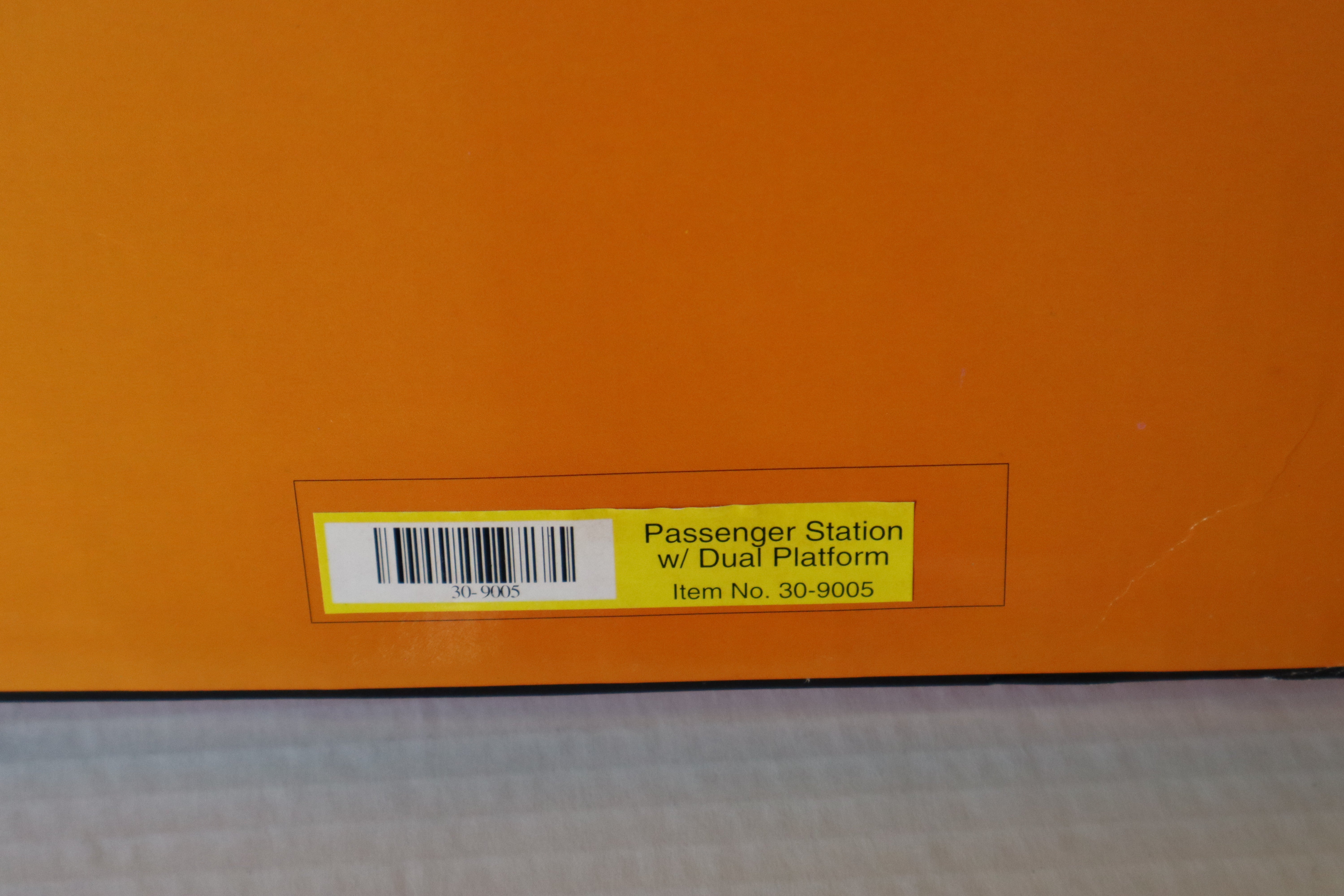 Rail King 30-9005 Passenger Station w/ Dual Platform -Second hand-M8189