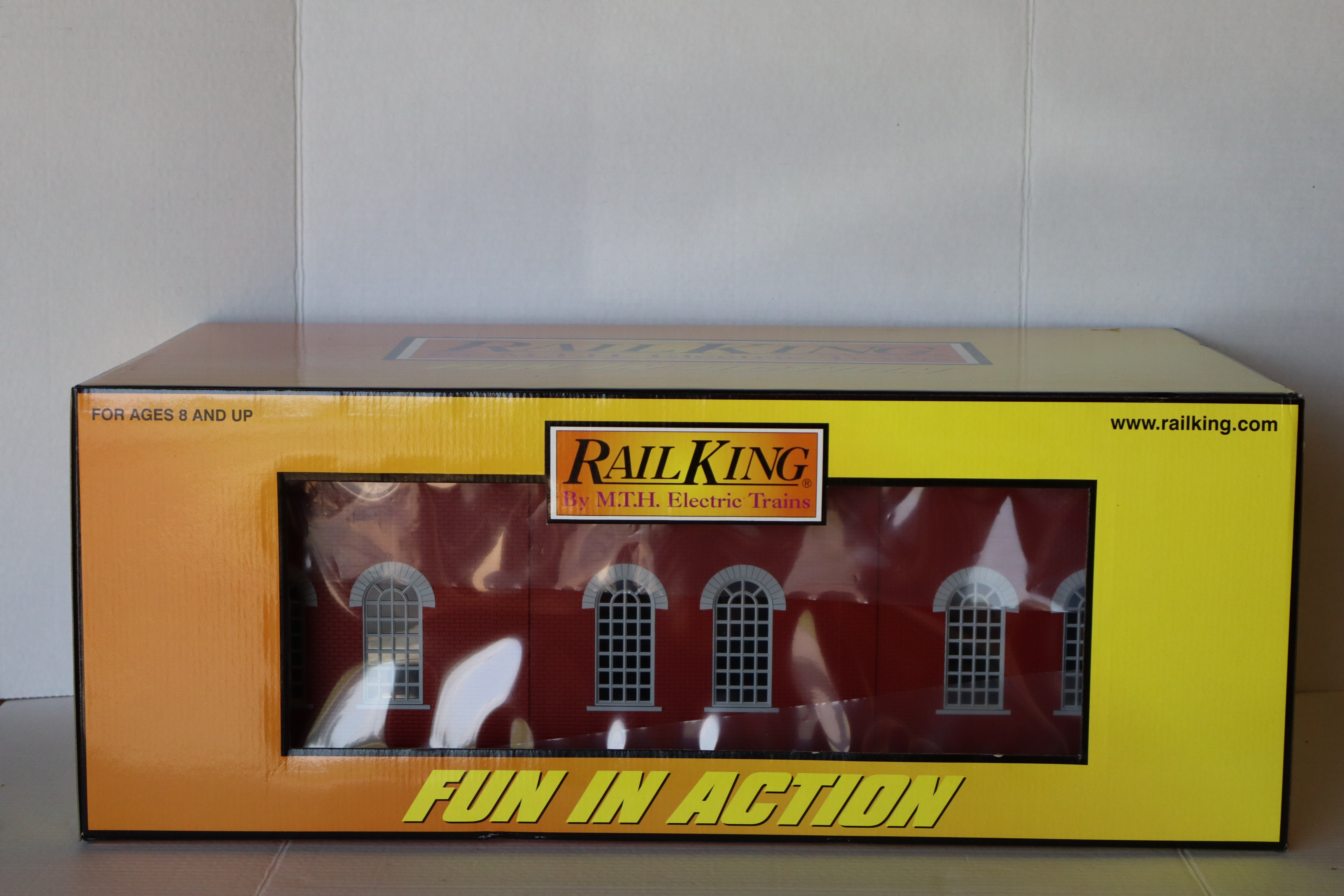 Rail King 30-9030 Engine Shed Red w/ Gray Roof-Second hand-M8190