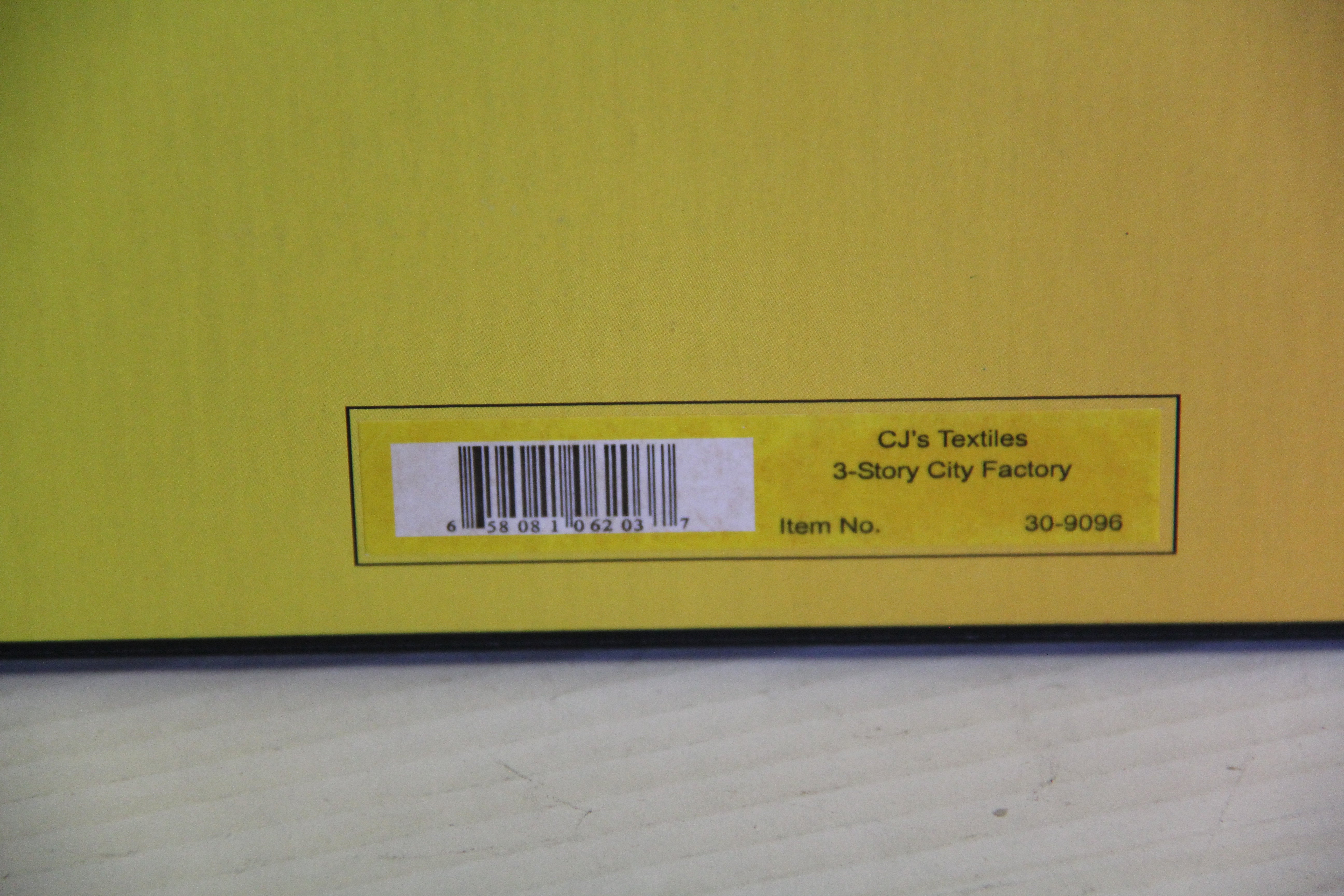 Rail King 30-9096 CJ's Textiles 2 Story City Factory-Second hand-M6903