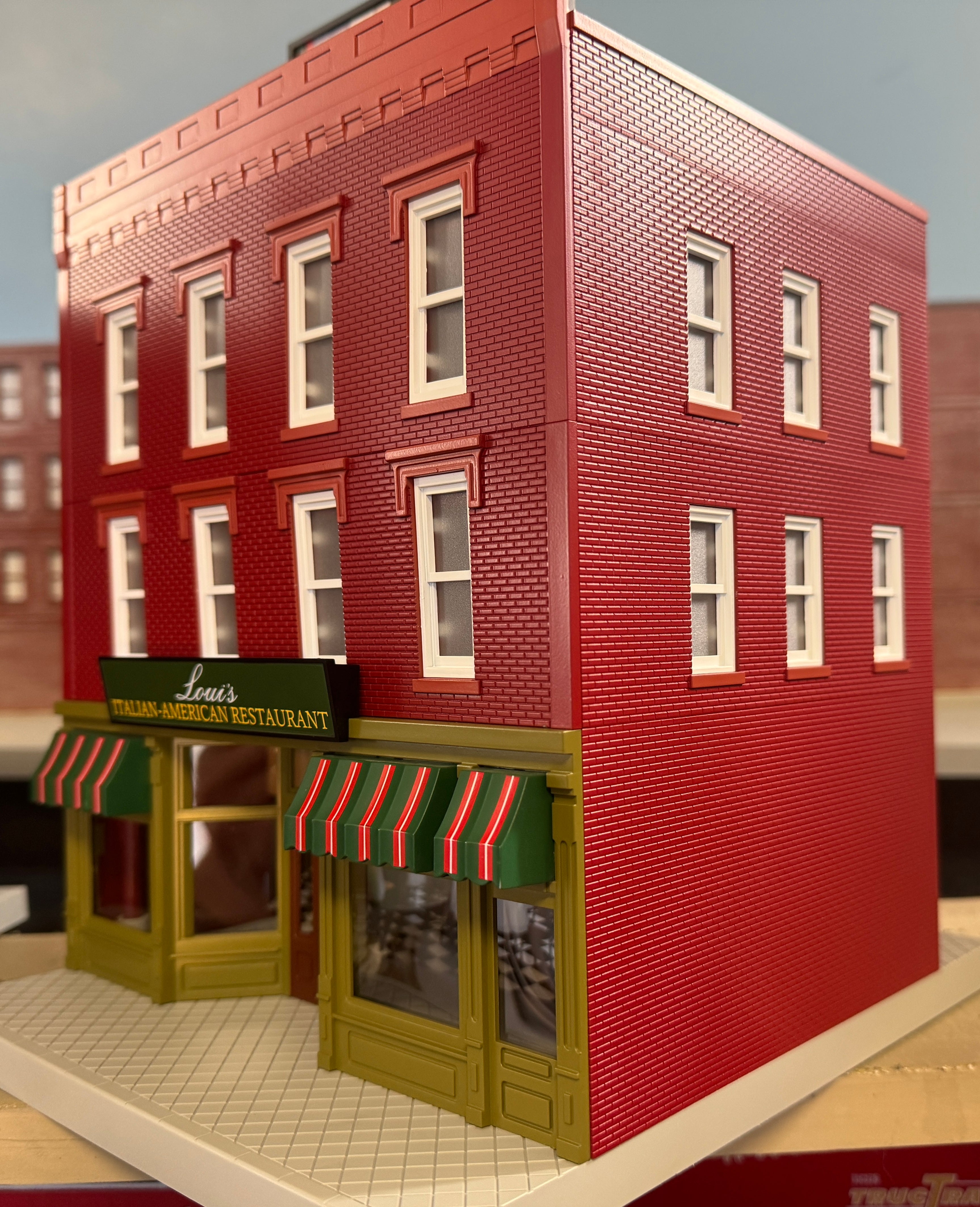 Mth railking store o scale buildings