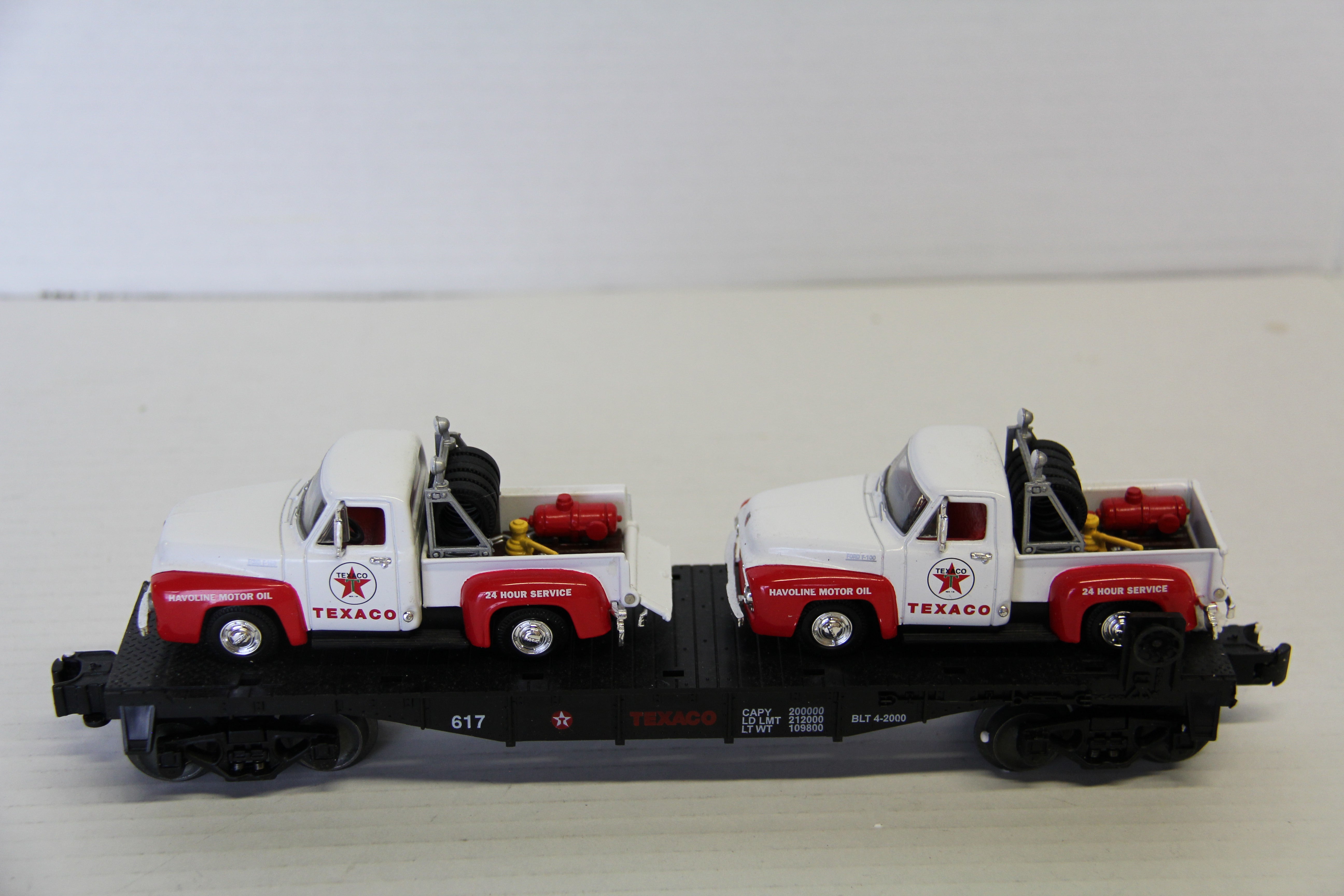 Geller Toy Trains Texaco Die-Cast Flat Car (2) Texaco Tow Trucks-Second hand-M6915