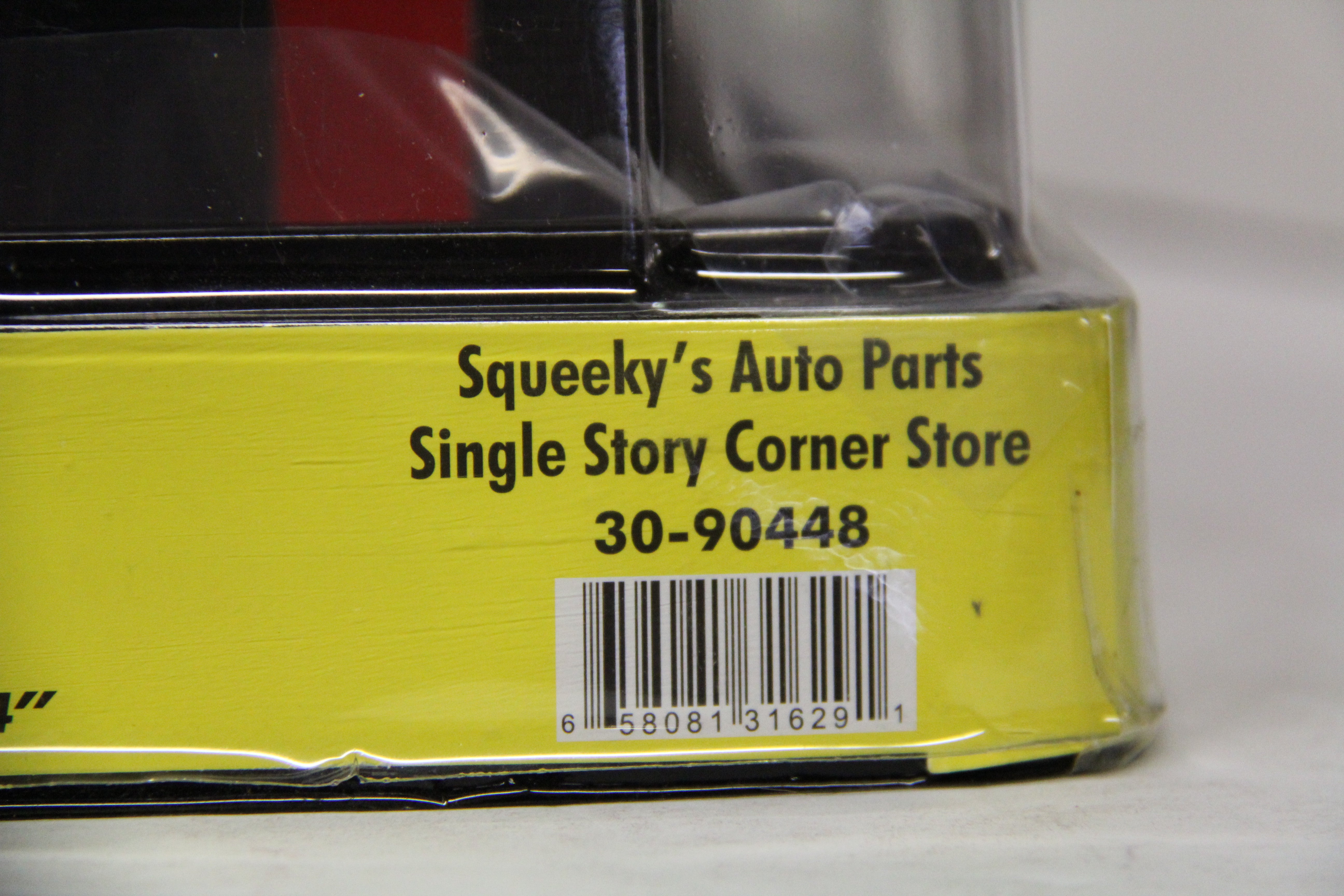 Rail King 30-90448 Squeeky's Auto Parts Single Story Corner Store-Second hand-M5532