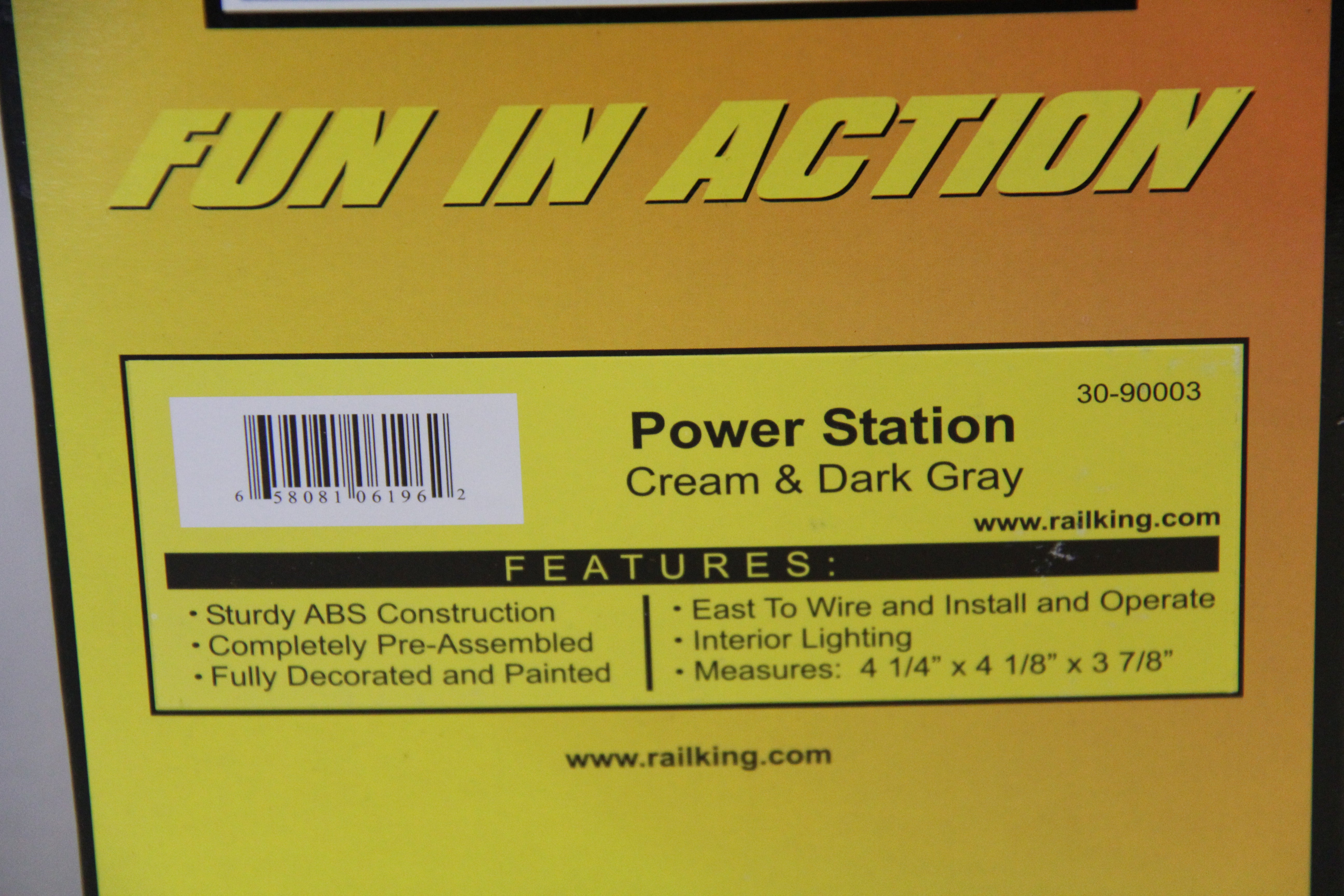 Rail King 30-90003 Power Station Cream & Dark Gray-Second hand-M6919
