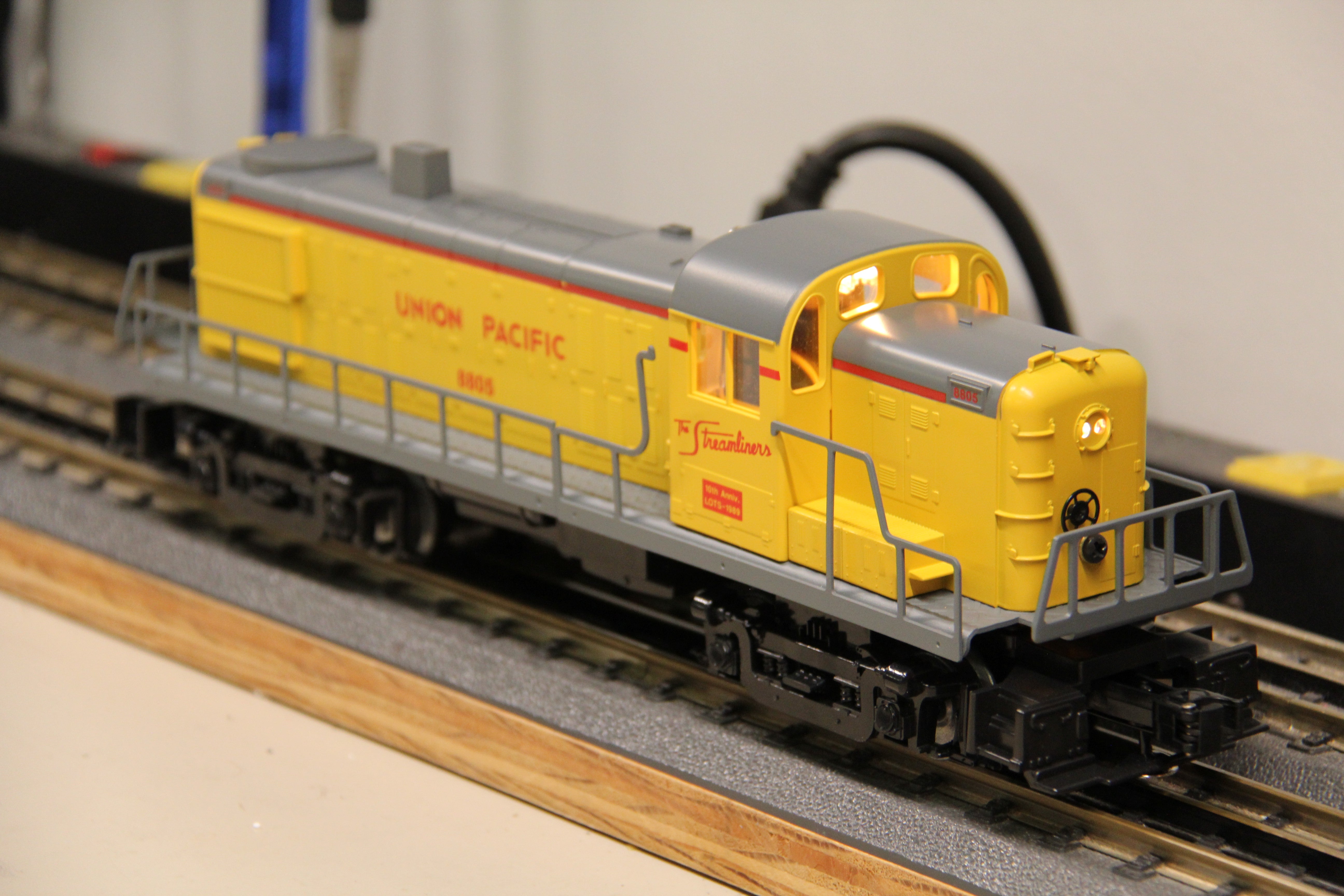 Lionel LOTS 10th Anniversary Commemorative RS-3 Diesel Locomotive-Second hand-M6845