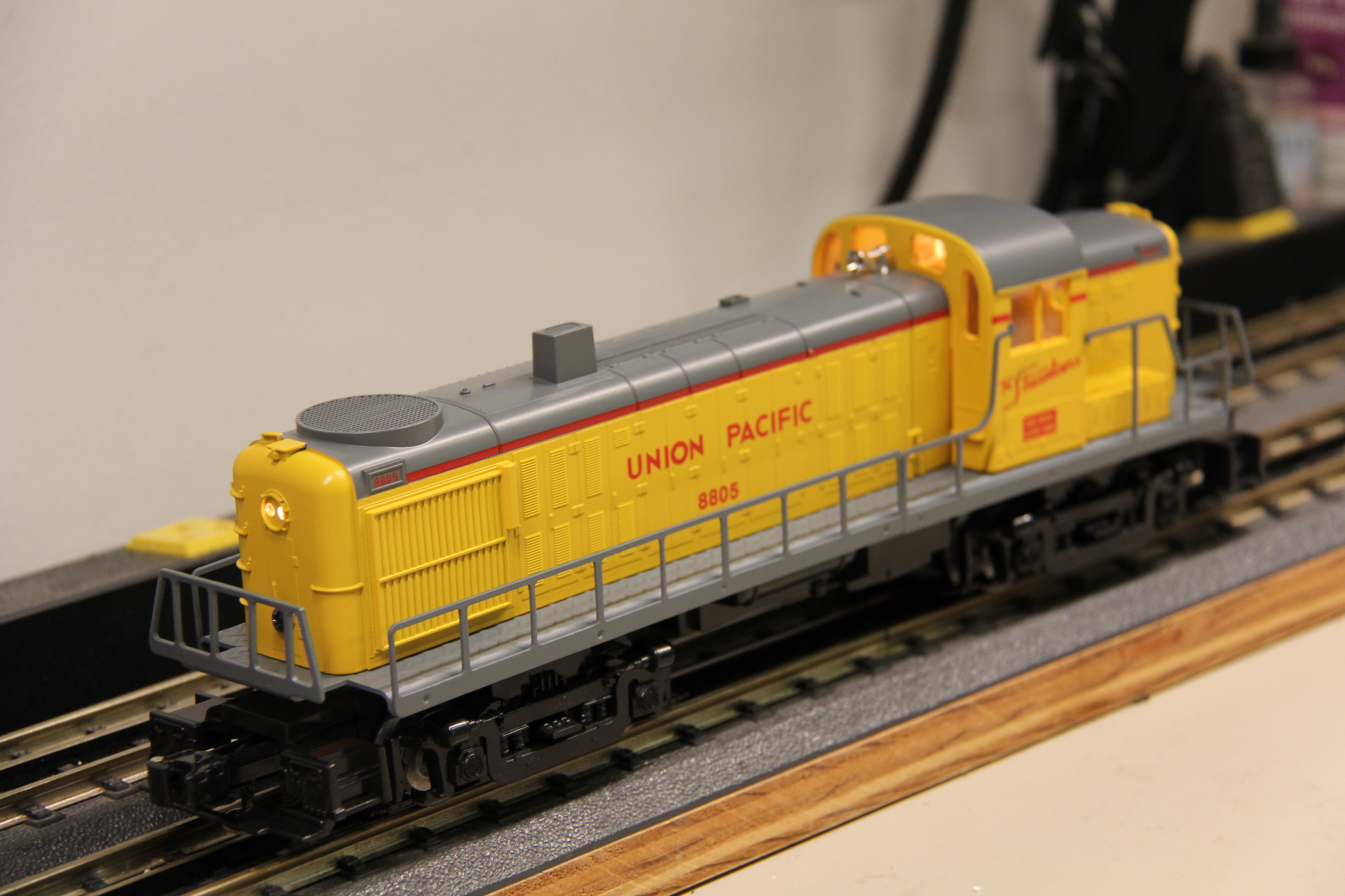 Lionel LOTS 10th Anniversary Commemorative RS-3 Diesel Locomotive-Second hand-M6845
