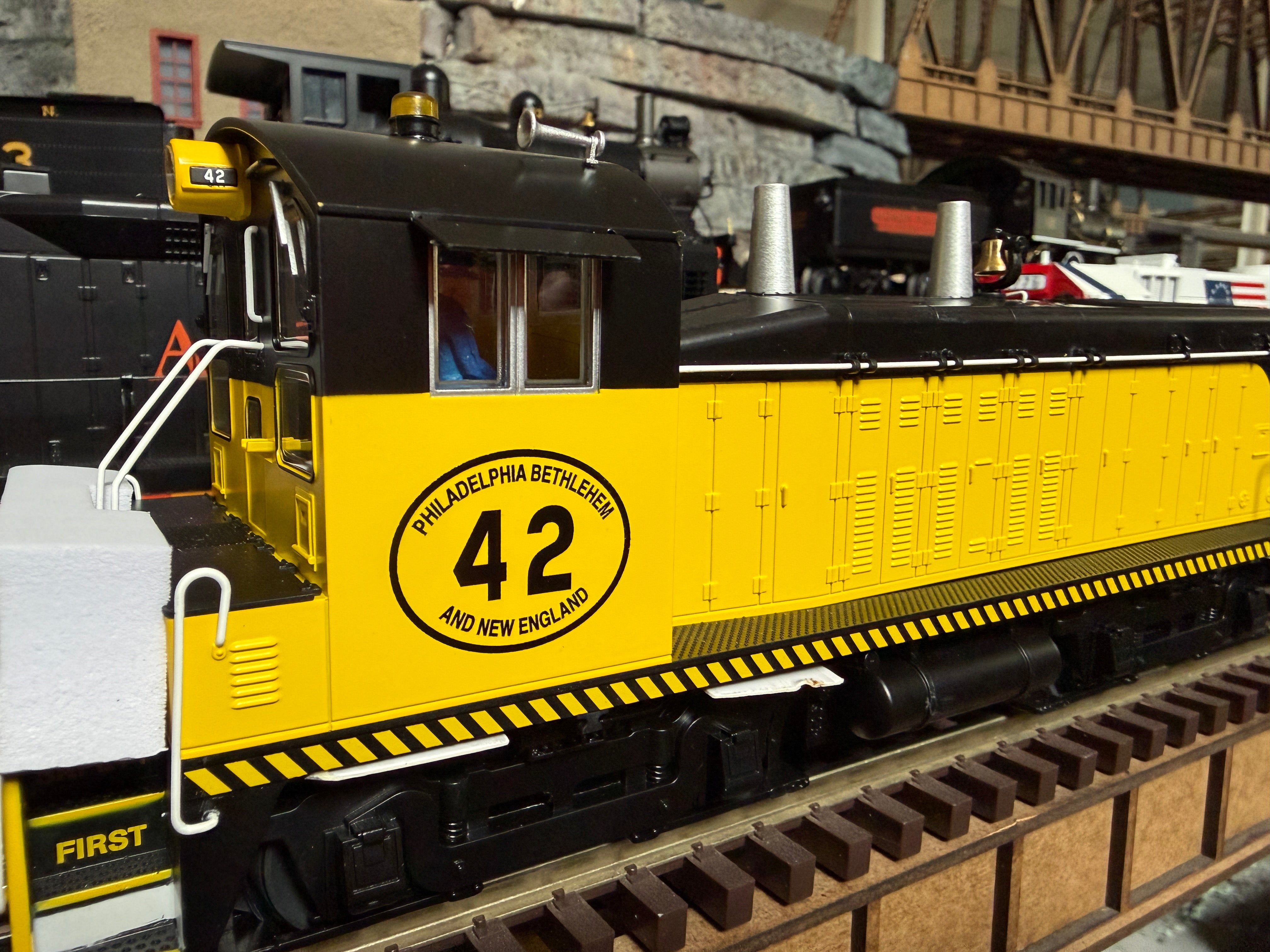 Lionel 2233870 - Legacy - SW1200 Diesel Locomotive "Philadelphia, Bethlehem & New England" #42 - Custom Run