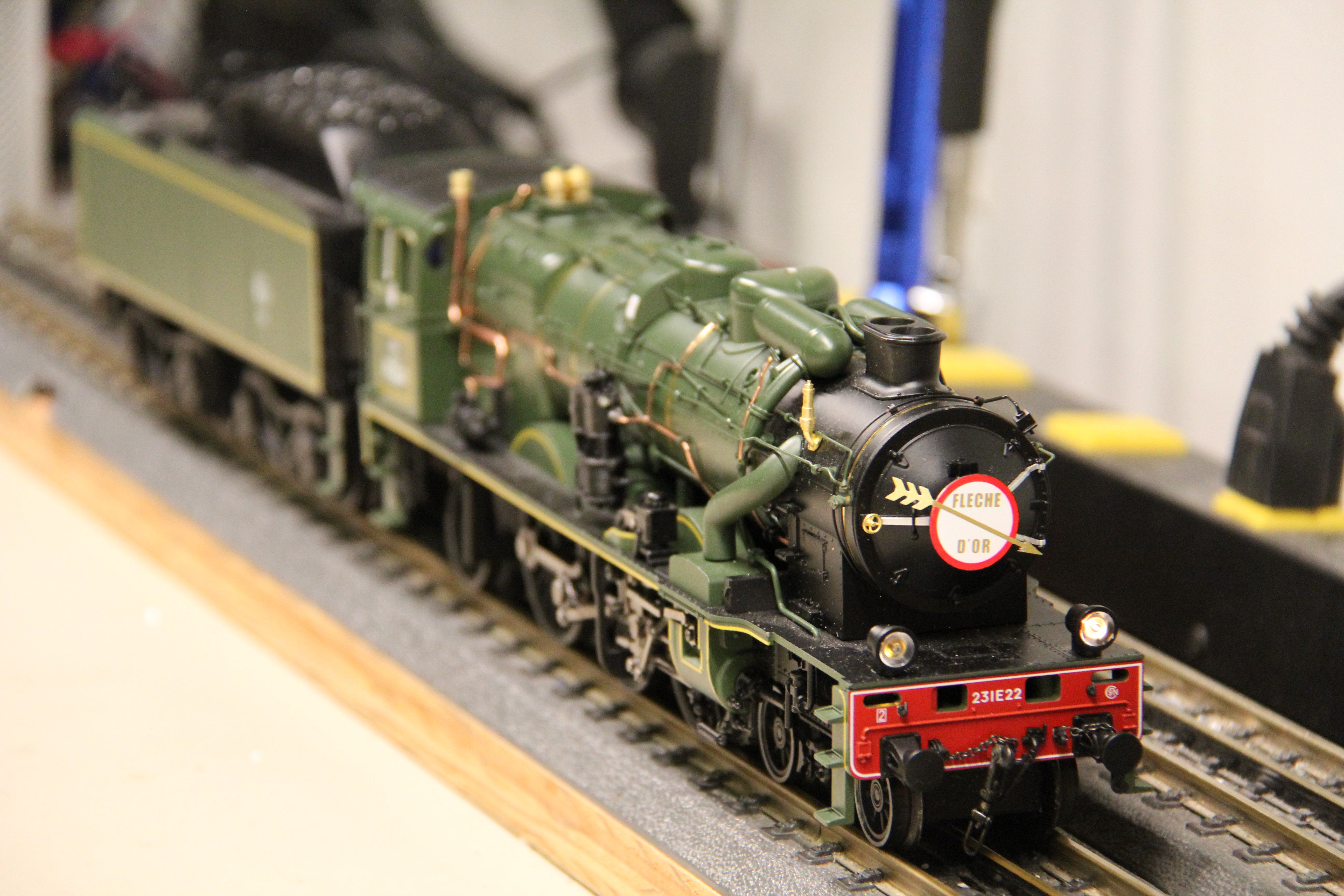 MTH 20-3344-1 "Orient Express" Chapelon 2-3-1E Pacific Steam Engine SNCF (Green Boiler) & MTH 20-60023 5 Car French SNCF Passenger Set (CONVERTED to 3Rail) with UPGRADED PS3-Second hand-M6827
