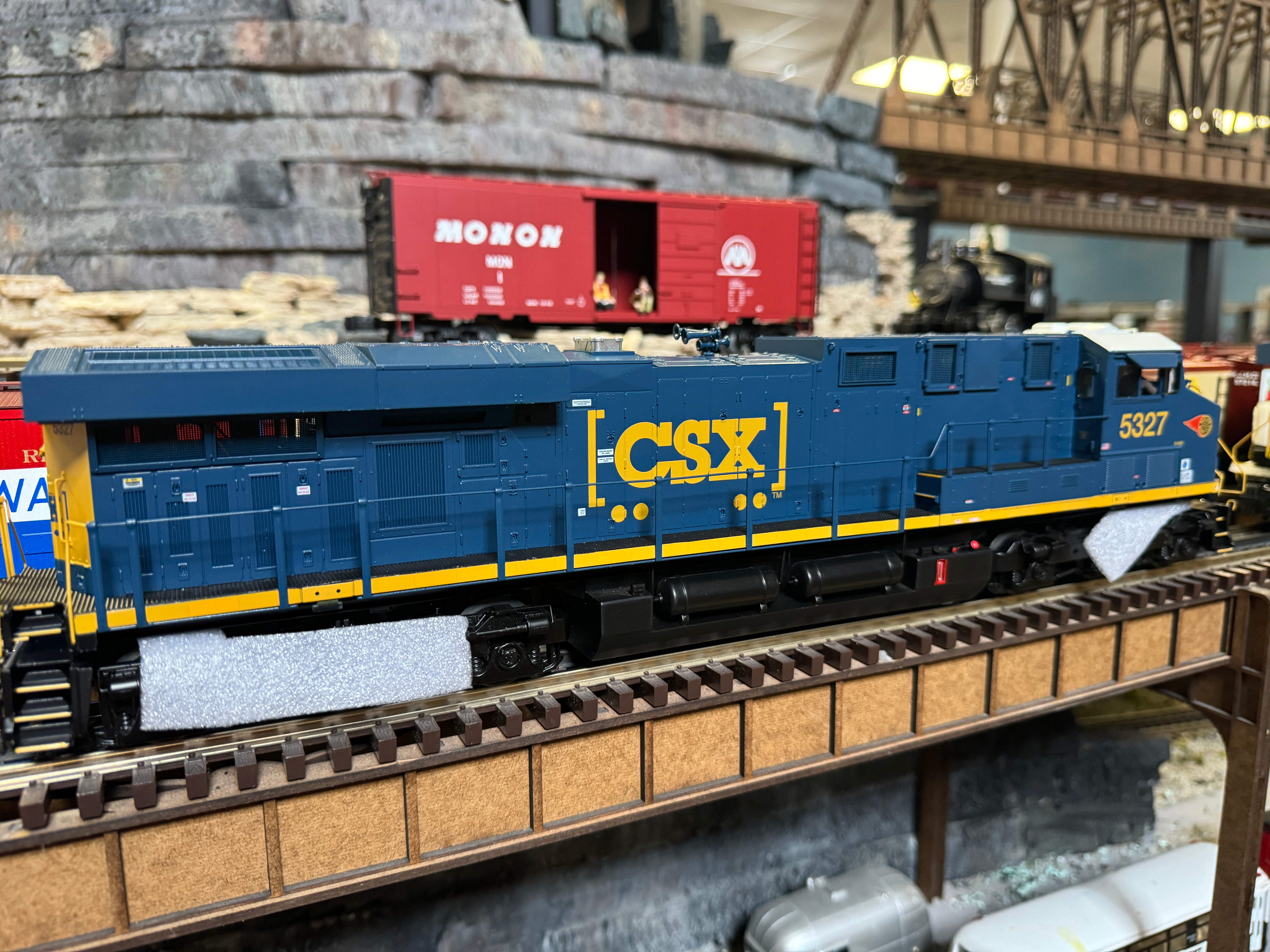 Atlas O 30138187 - Premier - ES44DC Diesel Locomotive "CSX" #5327 (Western Maryland Emblem)
