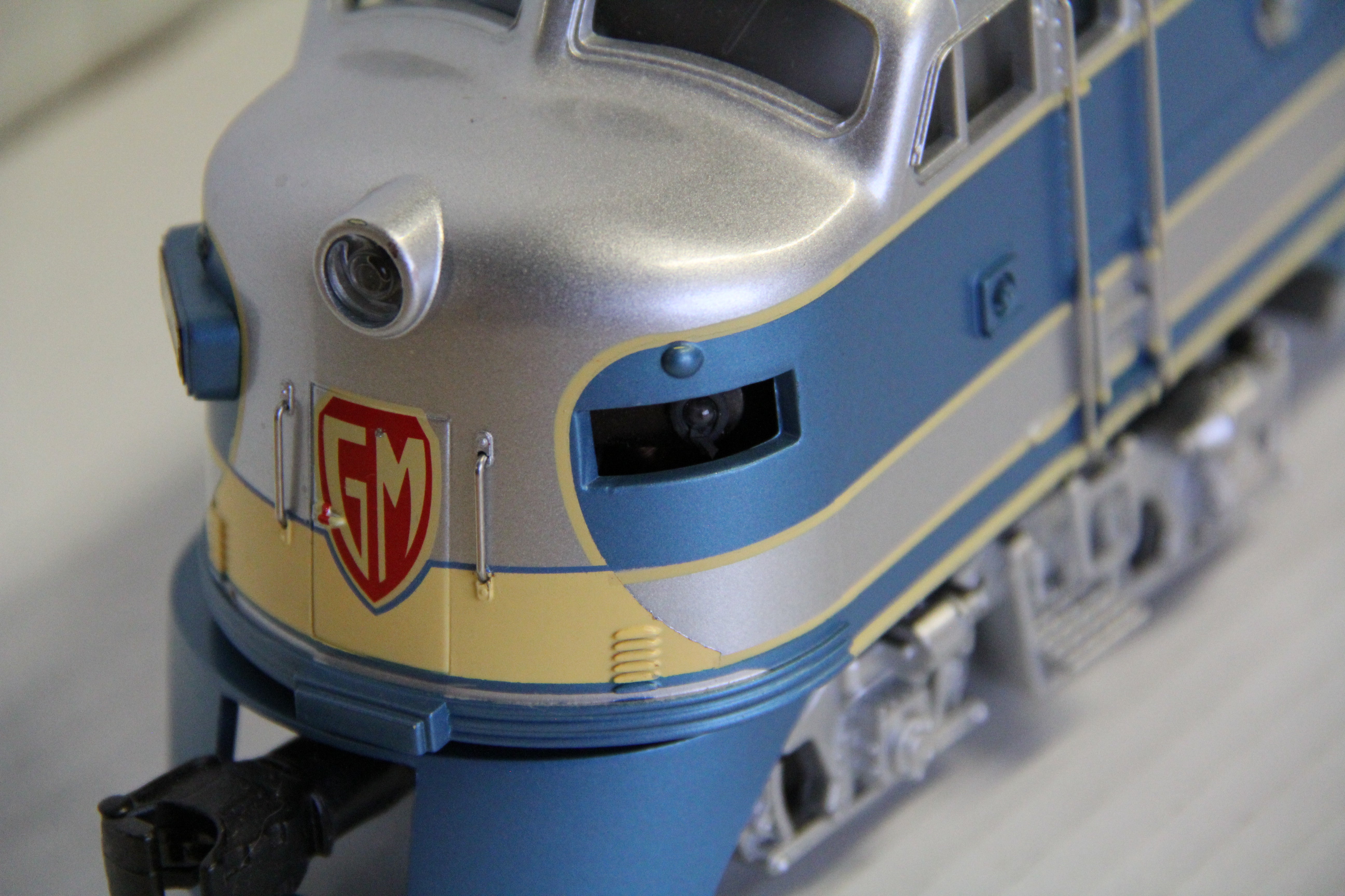 MTH 20-2090-1 "Electro Motive Division" Premier F-3 AA Powered & Non Powered Diesel Set-Second hand-M6927