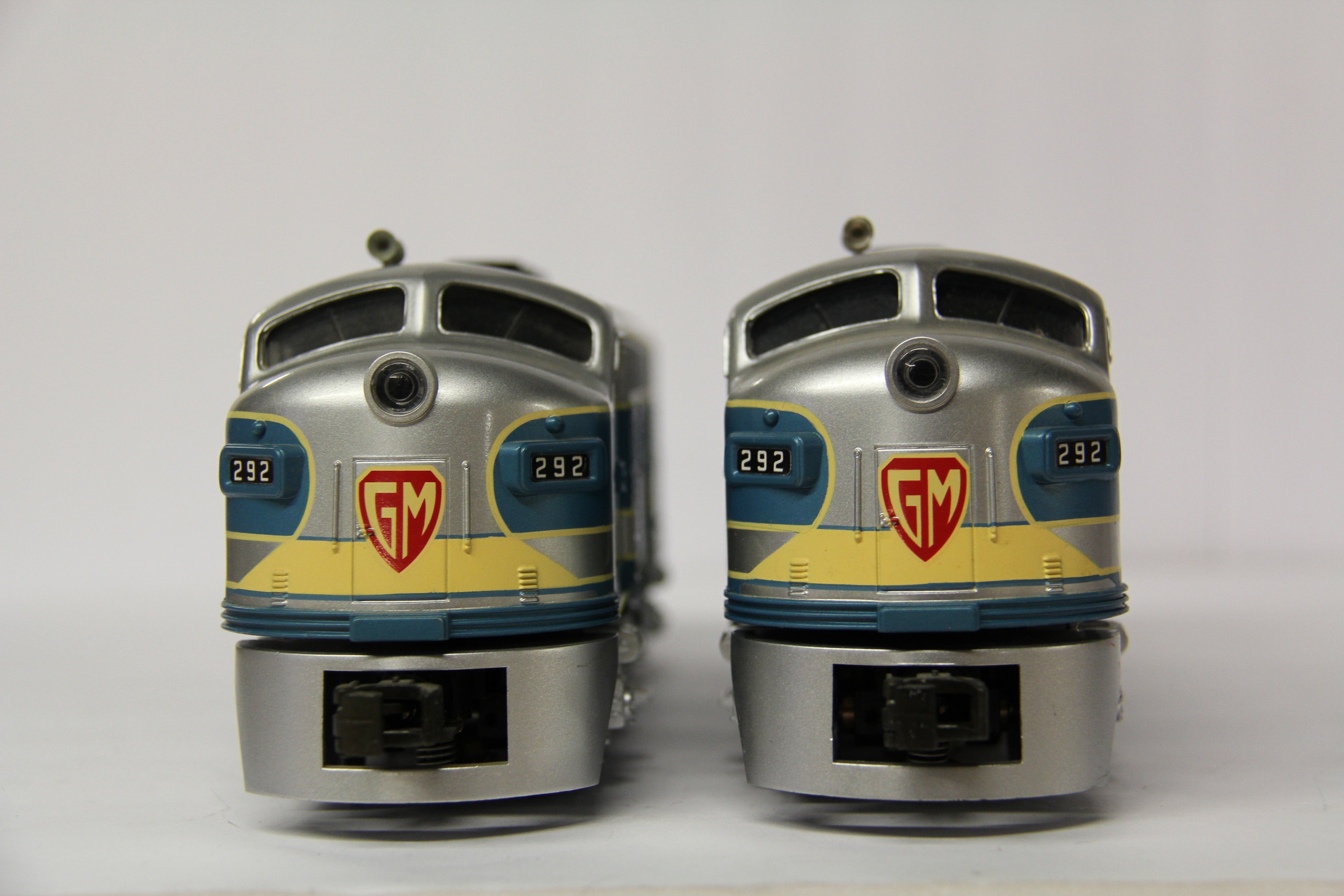 Rail King 30-2142-1, 3 EMD Demonstrator F-3 ABA  All Non Powered ABA Set-Second hand-M6928