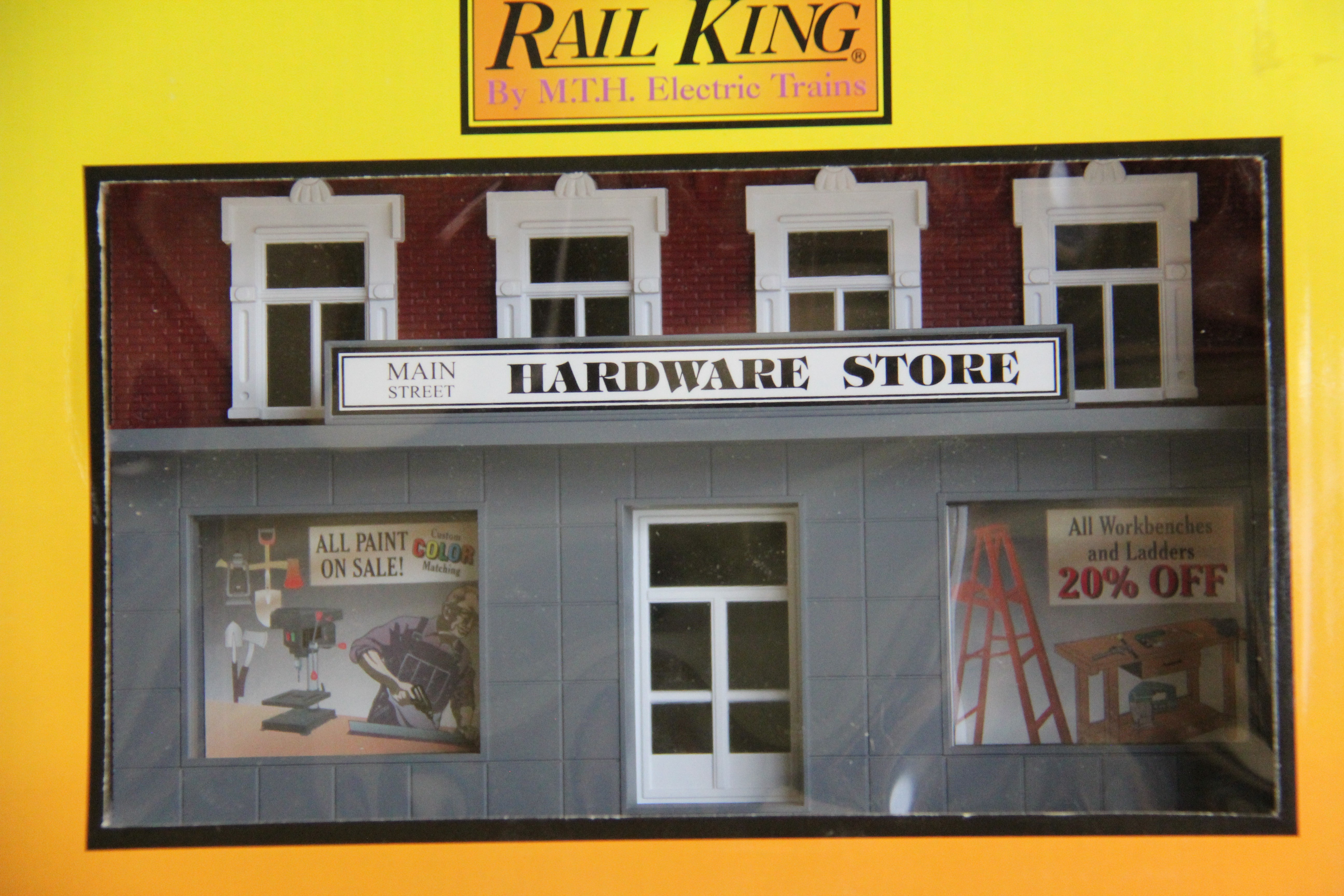 Rail King 30-9018 Hardware Store Red & Gray w. White Trim-Second hand-M6932