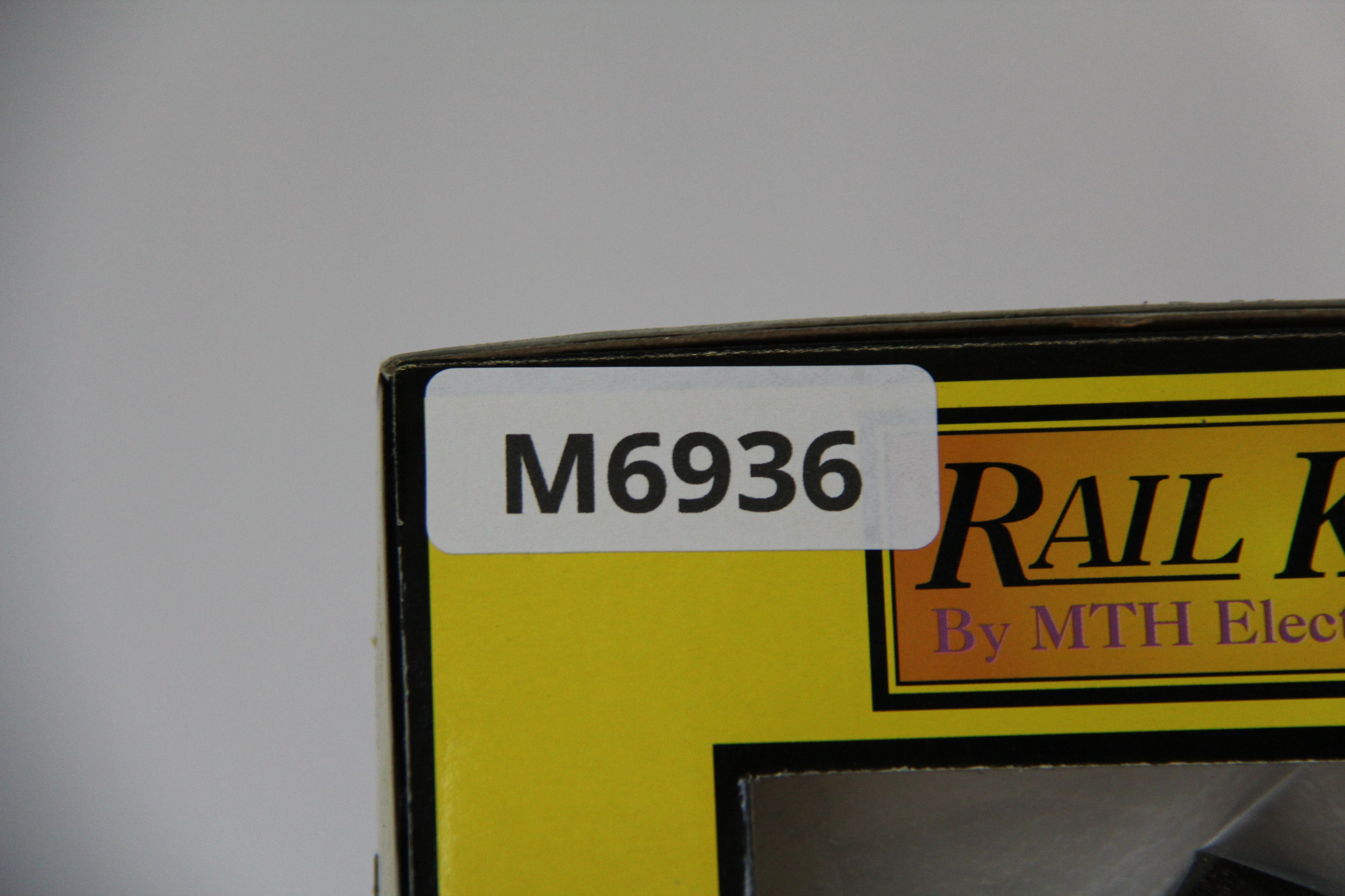 Rail King 30-9024 Row House w/ Porch Gray w/ Red Shutters-Second hand-M6936