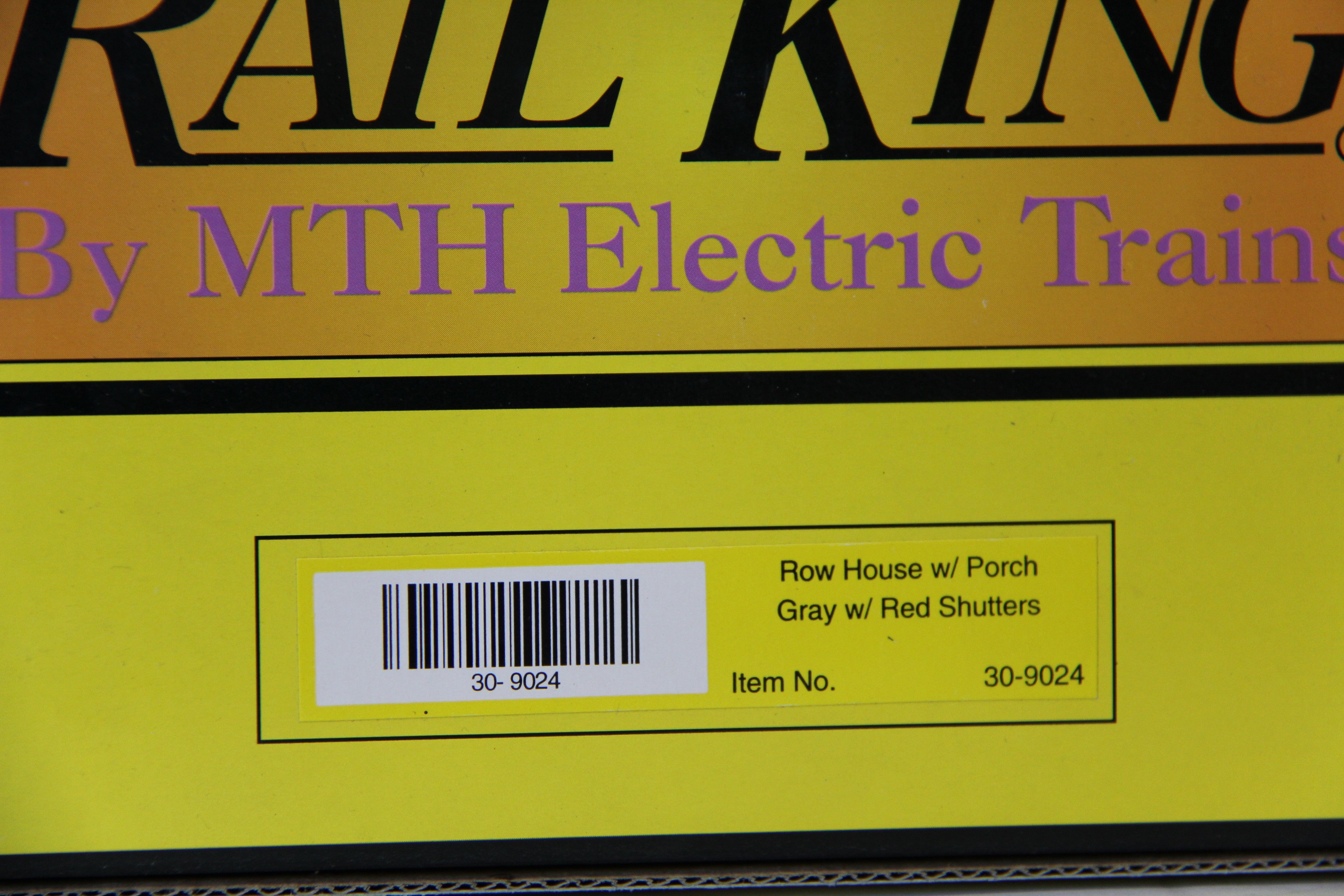 Rail King 30-9024 Row House w/ Porch Gray w/ Red Shutters-Second hand-M6936