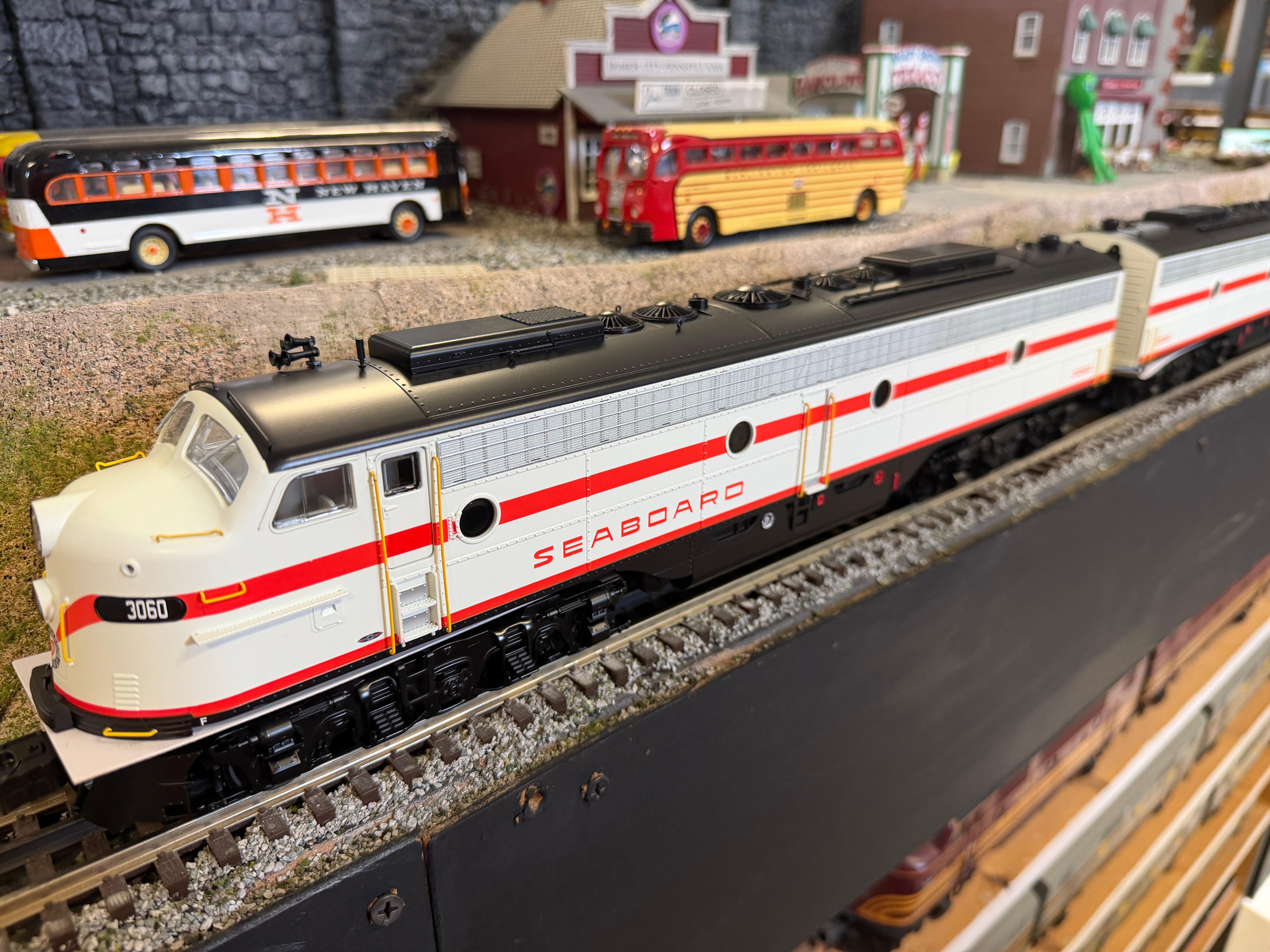 Lionel 2633300 - Legacy - E8 AA Diesel Set "Seaboard"