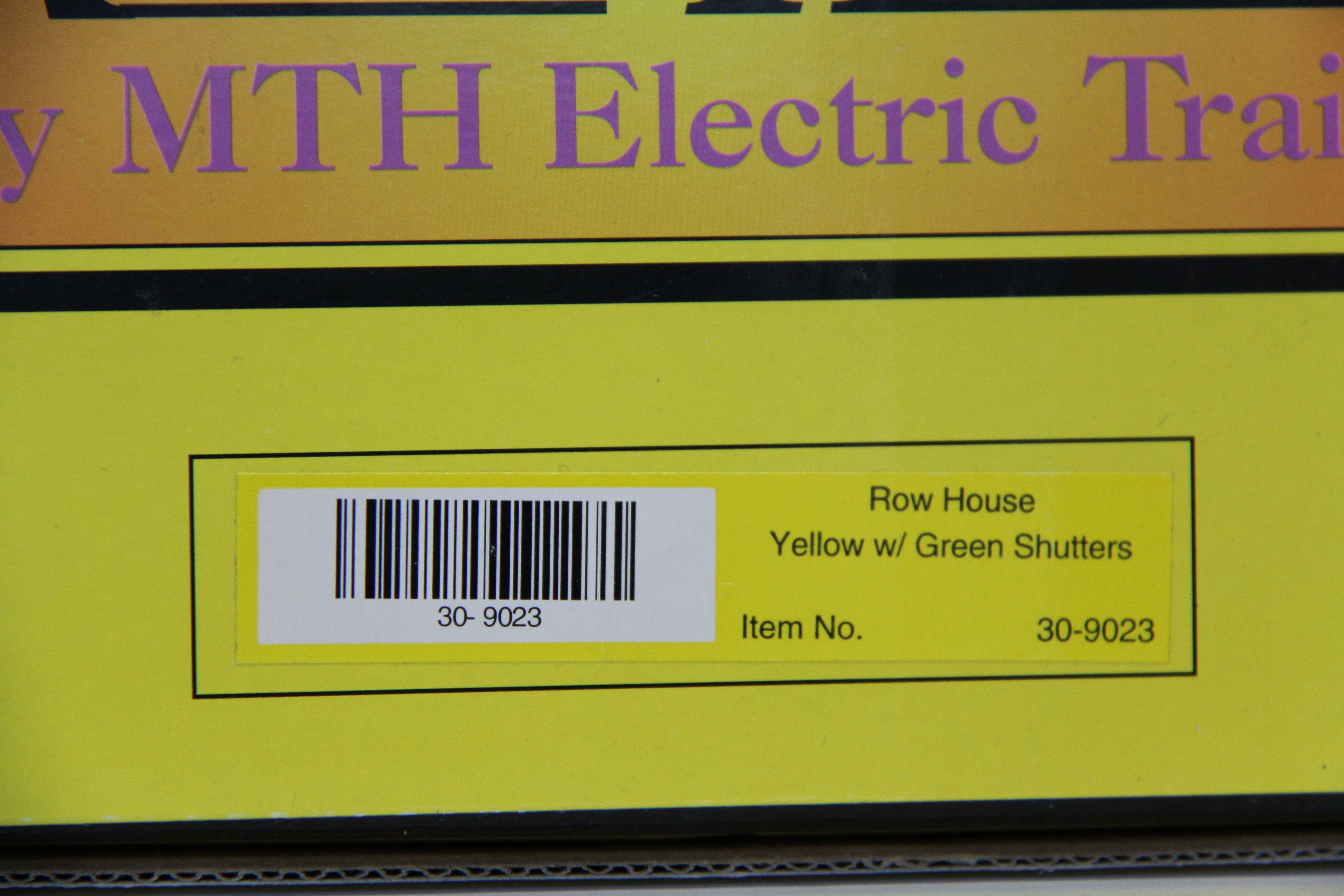 Rail King 30-9023 Row House Yellow w/ Green Shutters-Second hand-M6937
