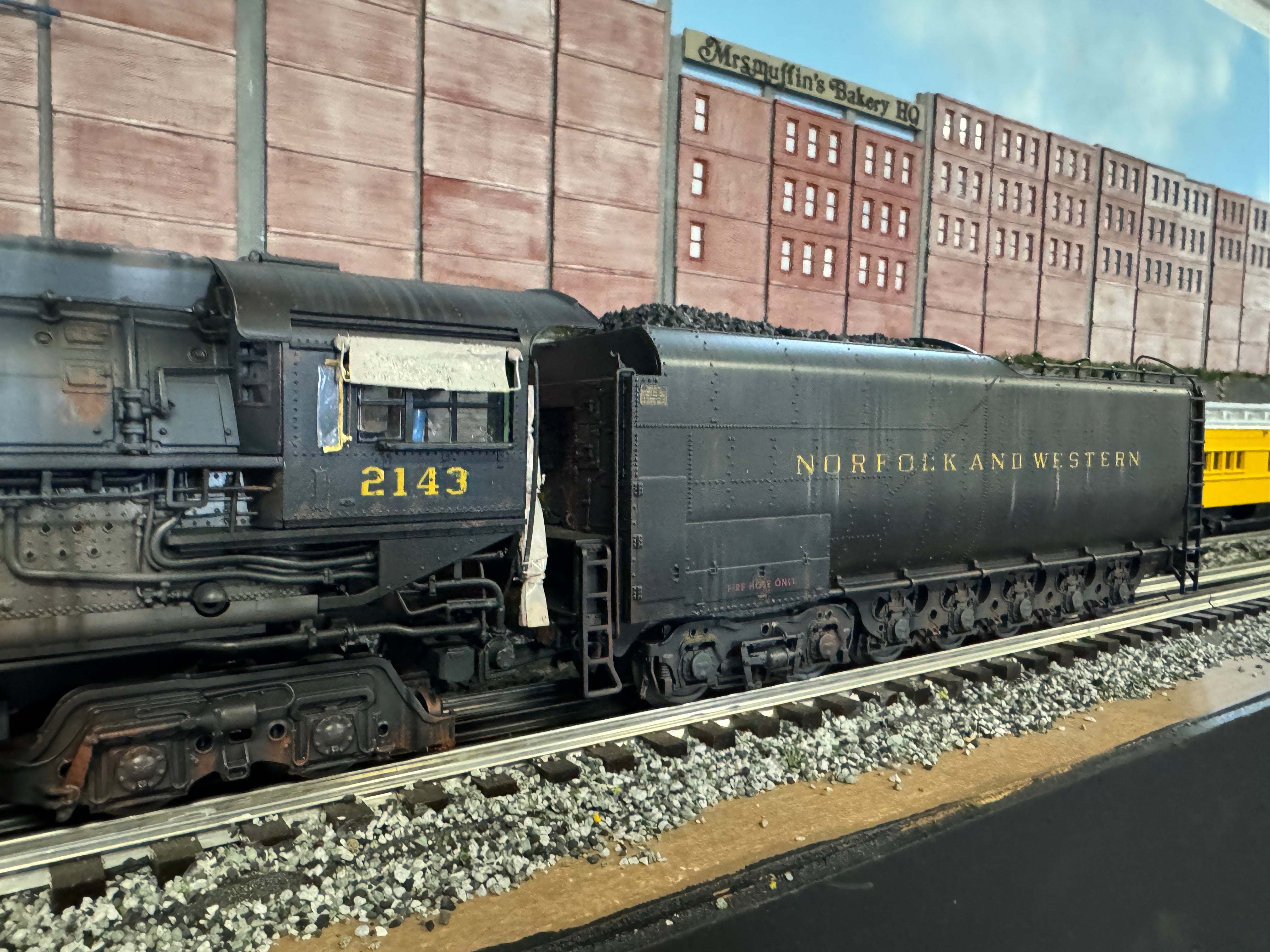 Lionel 2331270NW - Vision Line Big Boy Steam Locomotive "Norfolk & Western" #2143 Custom Pained and Lettered by Harry Hieke