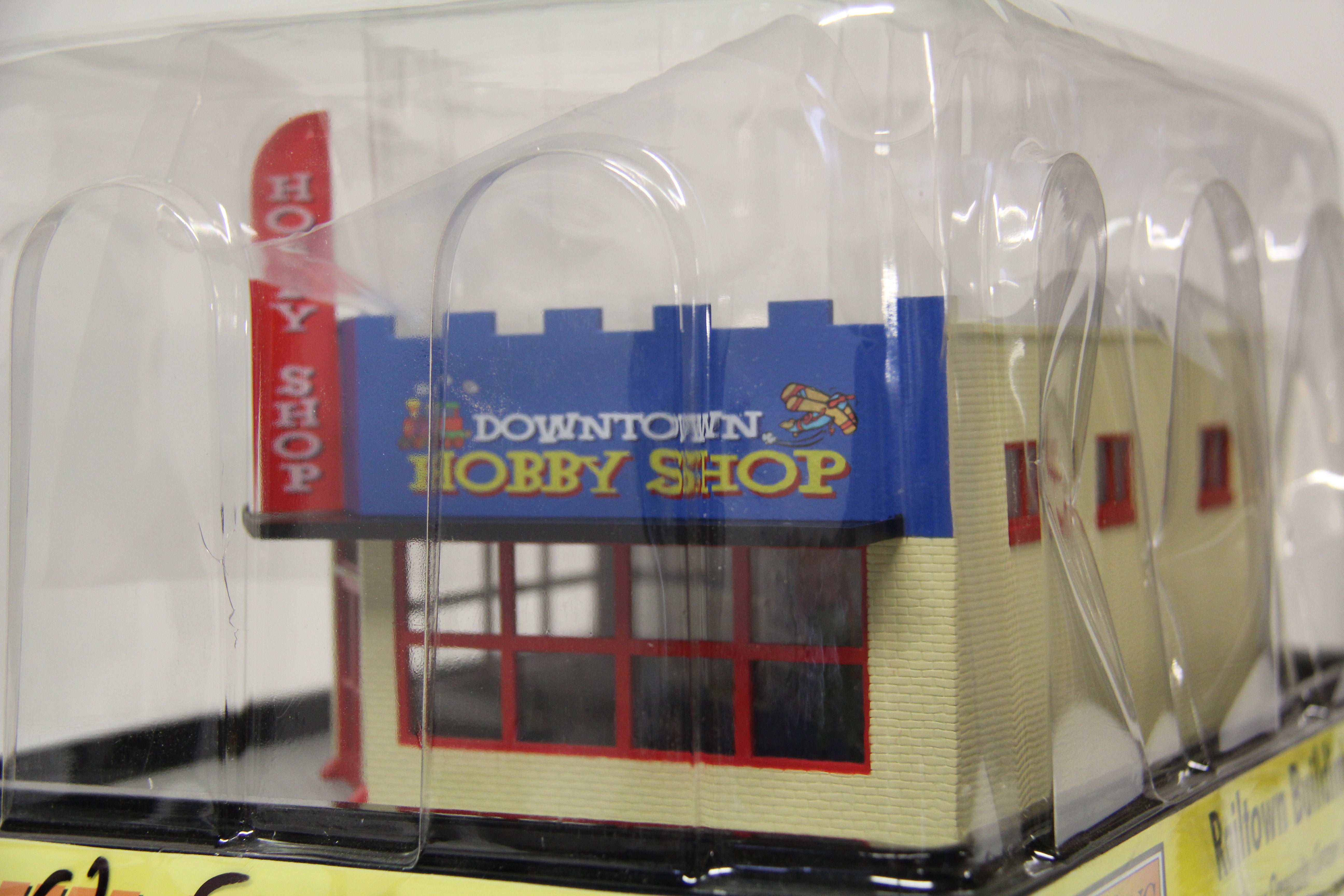 Rail King 30-90451 Downtown Hobby Single Story Opposite Corner Store-Second hand-M5565