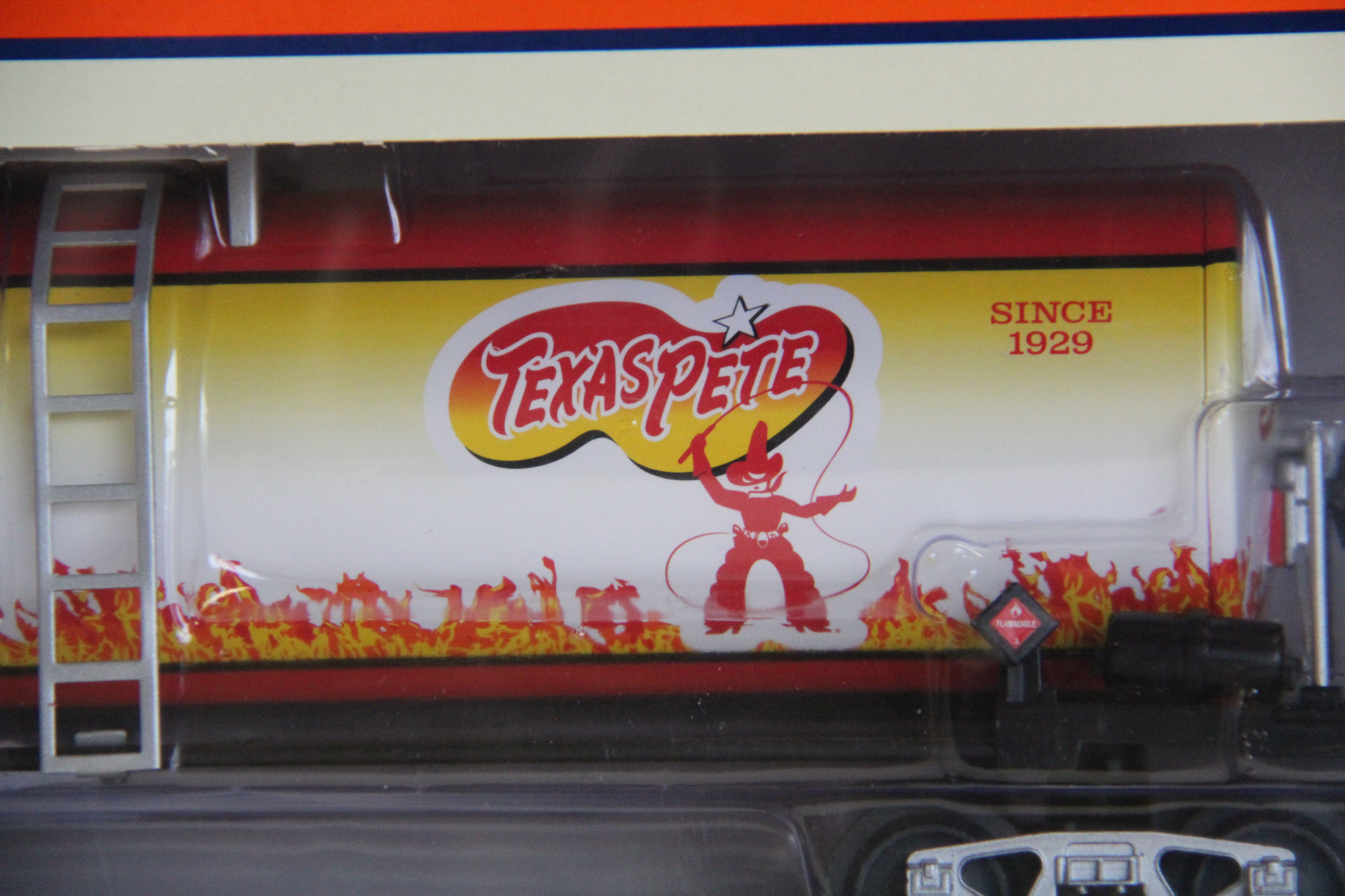 LCCA Lionel 2301510 Texas Pete Unibody Tank Car-Second hand-M6951