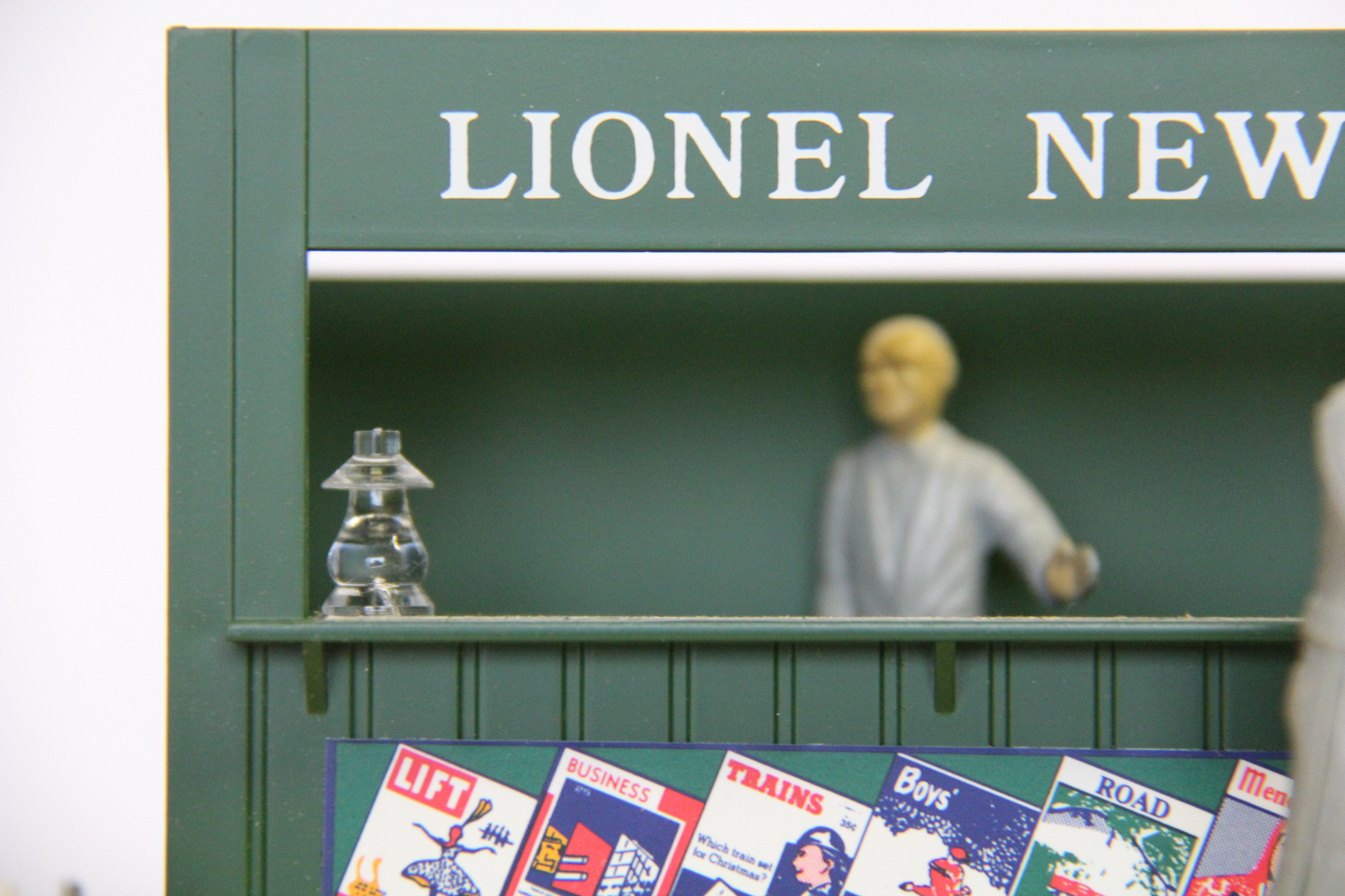 Lionel 6-2308 Animated Newstand-Second hand-M6952