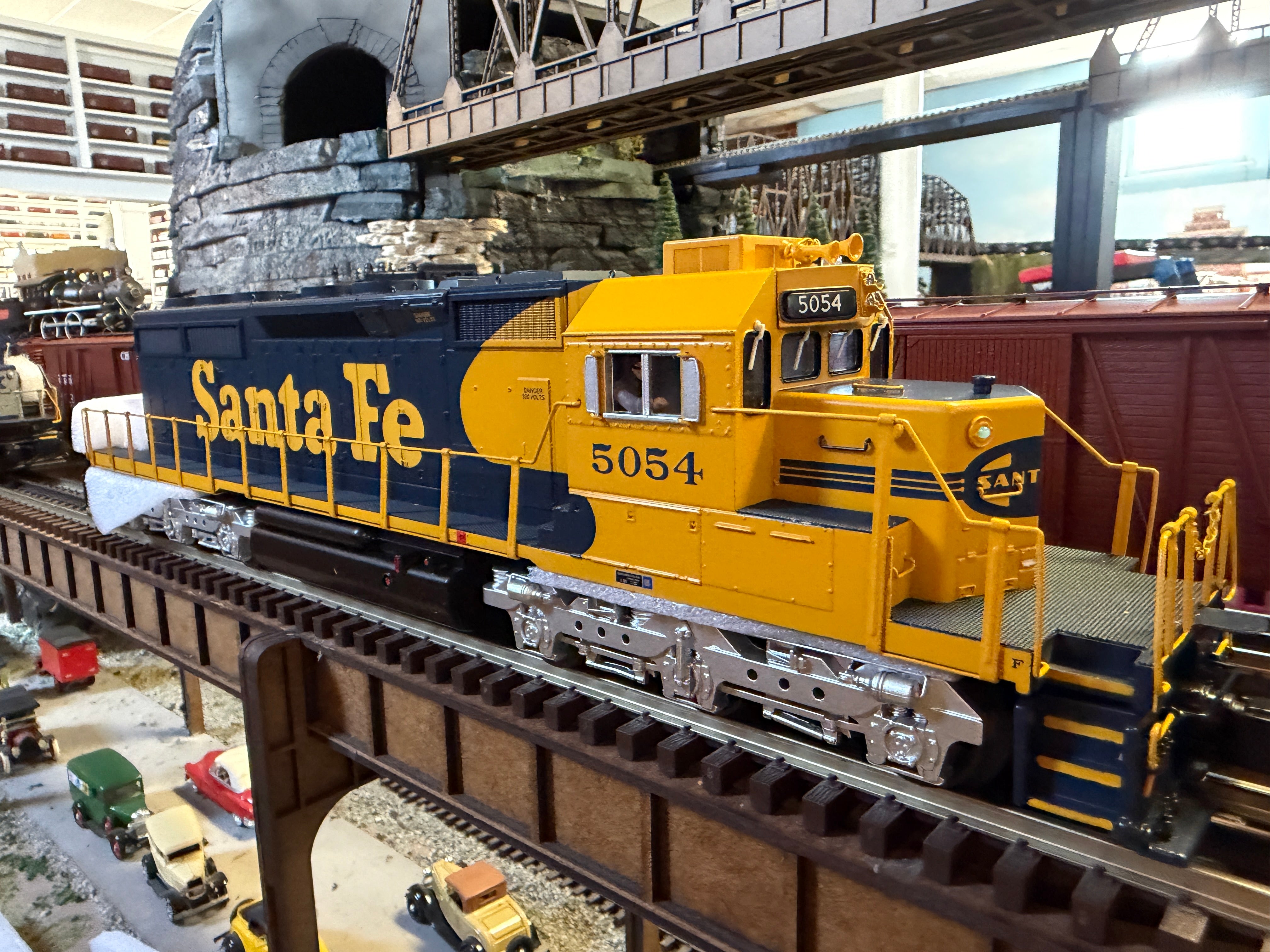 Atlas O 30138600 - Premier - SD40 Diesel Locomotive "Santa Fe" #5054