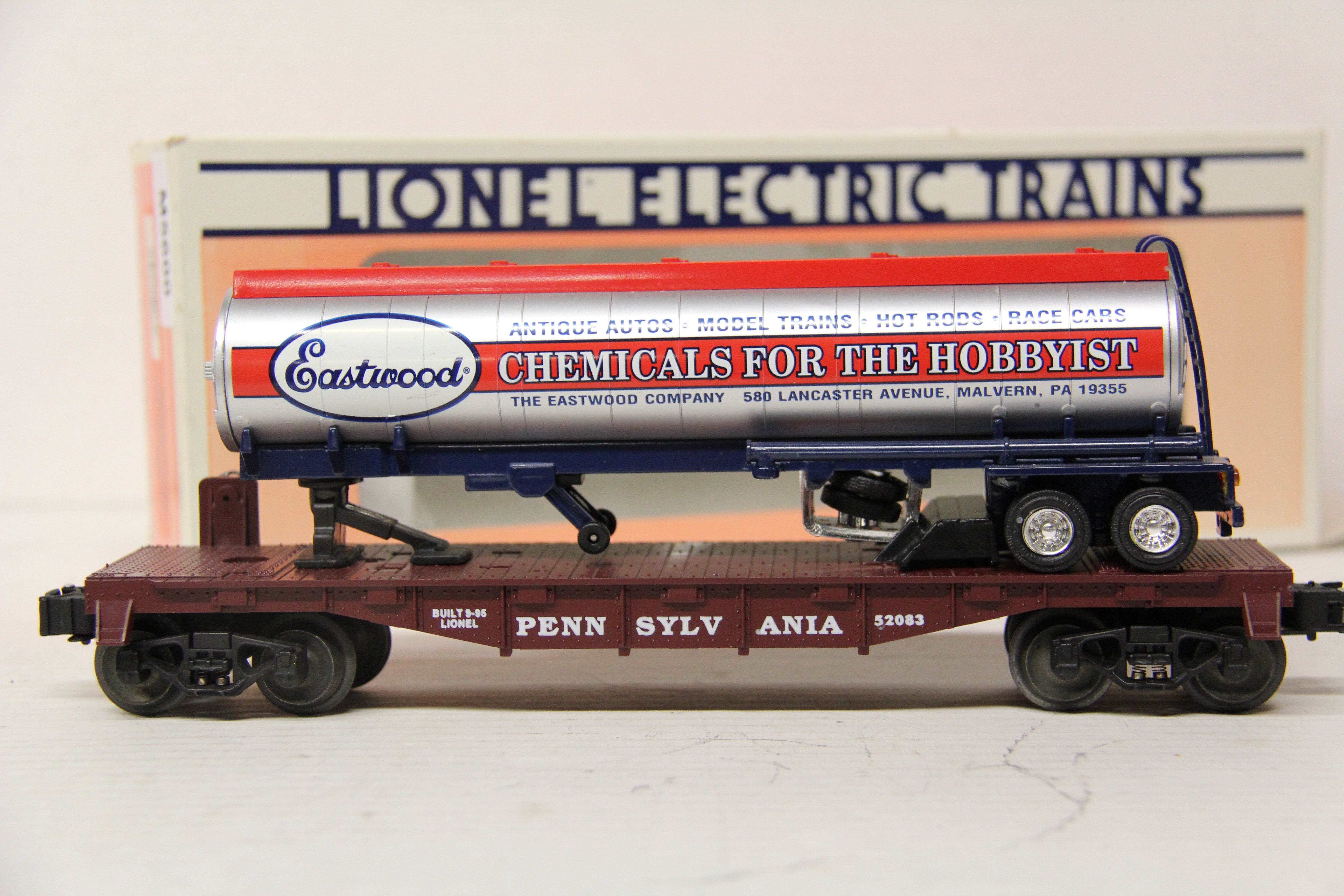 Lionel 6-52083 Eastwood Chemicals Tanker w/ Flatcar-Second hand-M5600