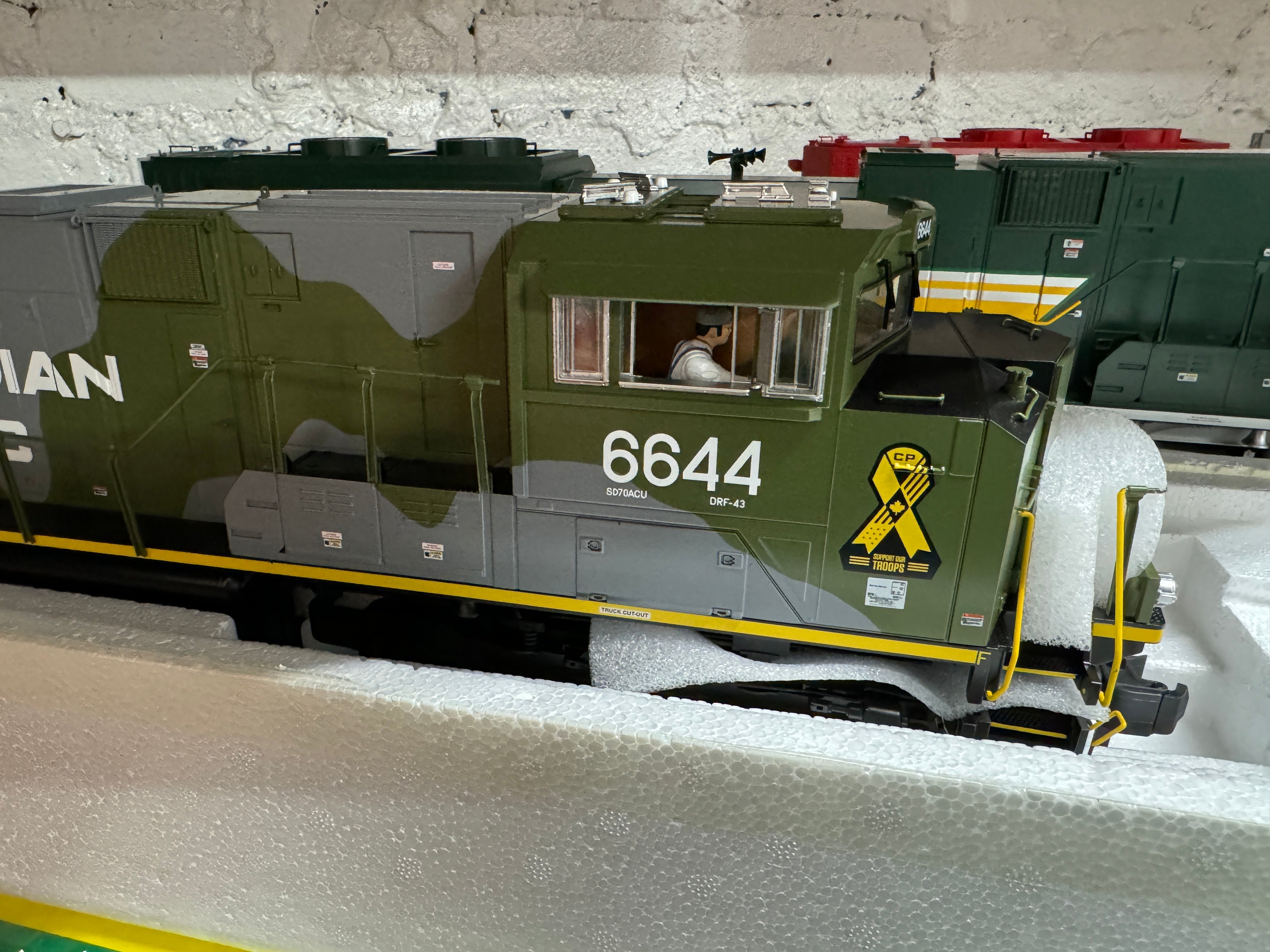 MTH G 70-2155-1 - SD70AH Diesel Engine 