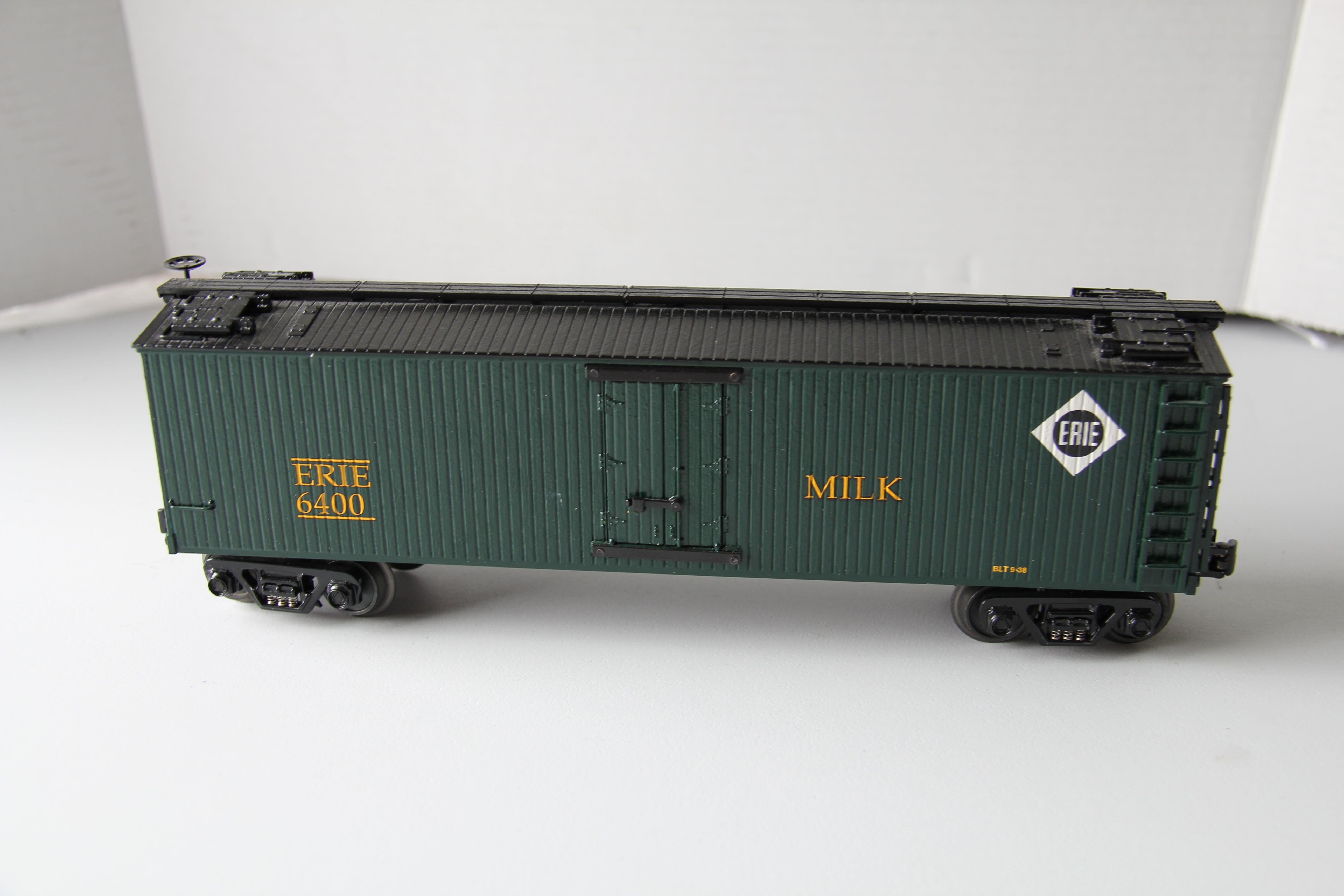 Rail King 30-8622 Erie Die-Cast Reefer/Milk Car-Second hand-M2510