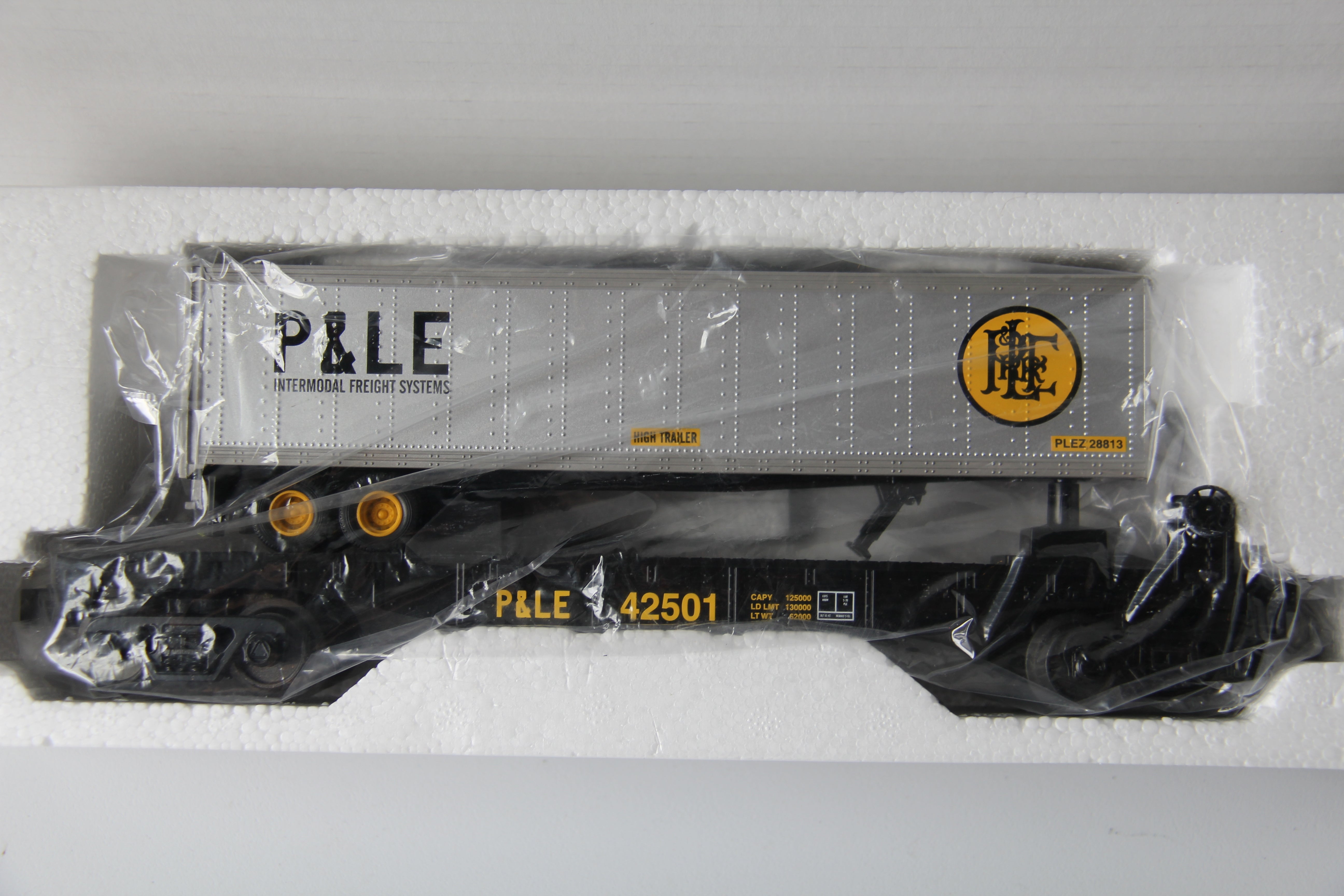 MTH 30-76515 Pittsburgh & Lake Erie 50' Flat Car w/ Trailer -Second hand-M2513