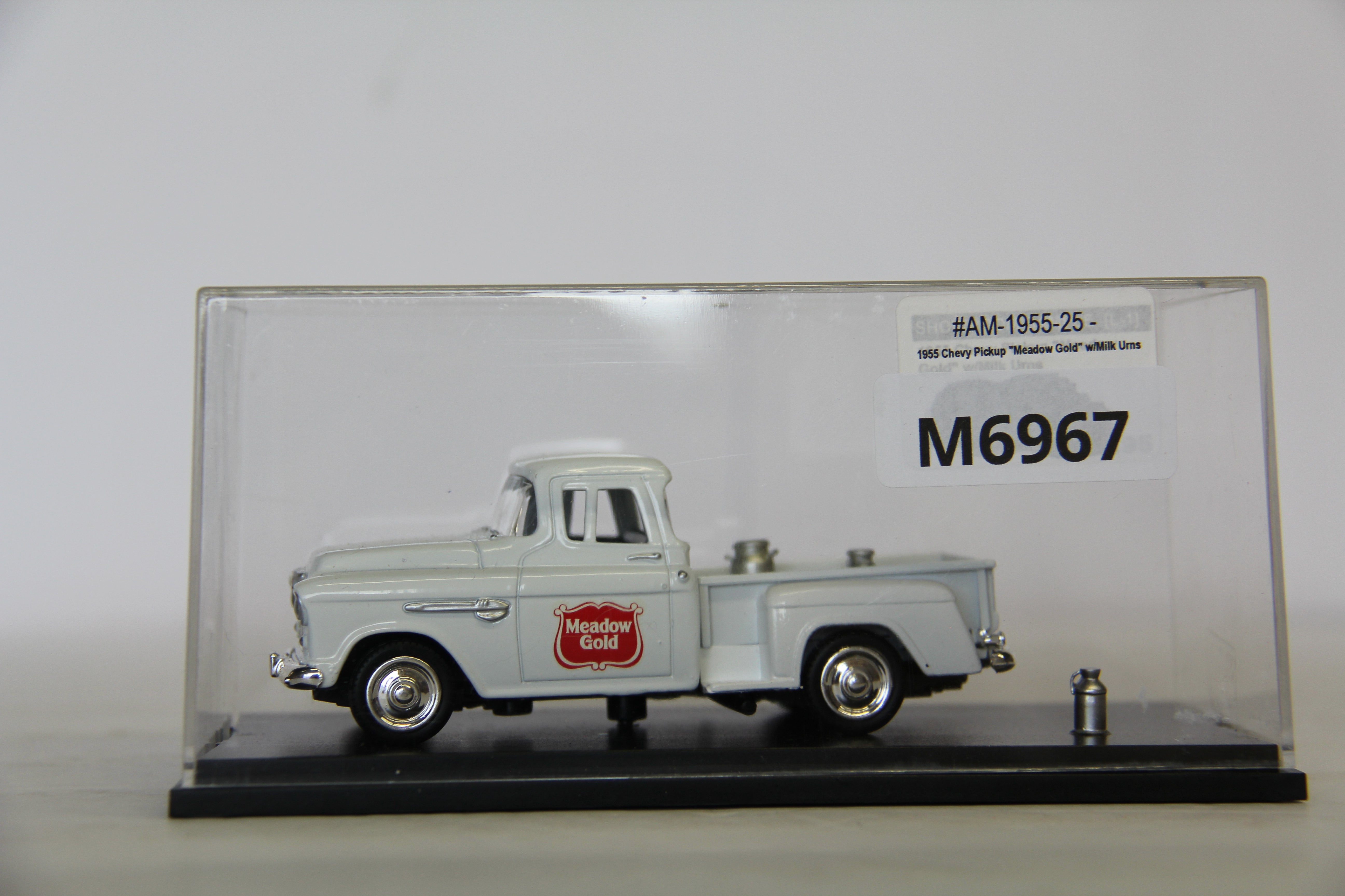 American Heritage Models AM-1955-25 1955 Chevy Pickup "Meadow Gold" with Milk Urns-Second hand-M6967