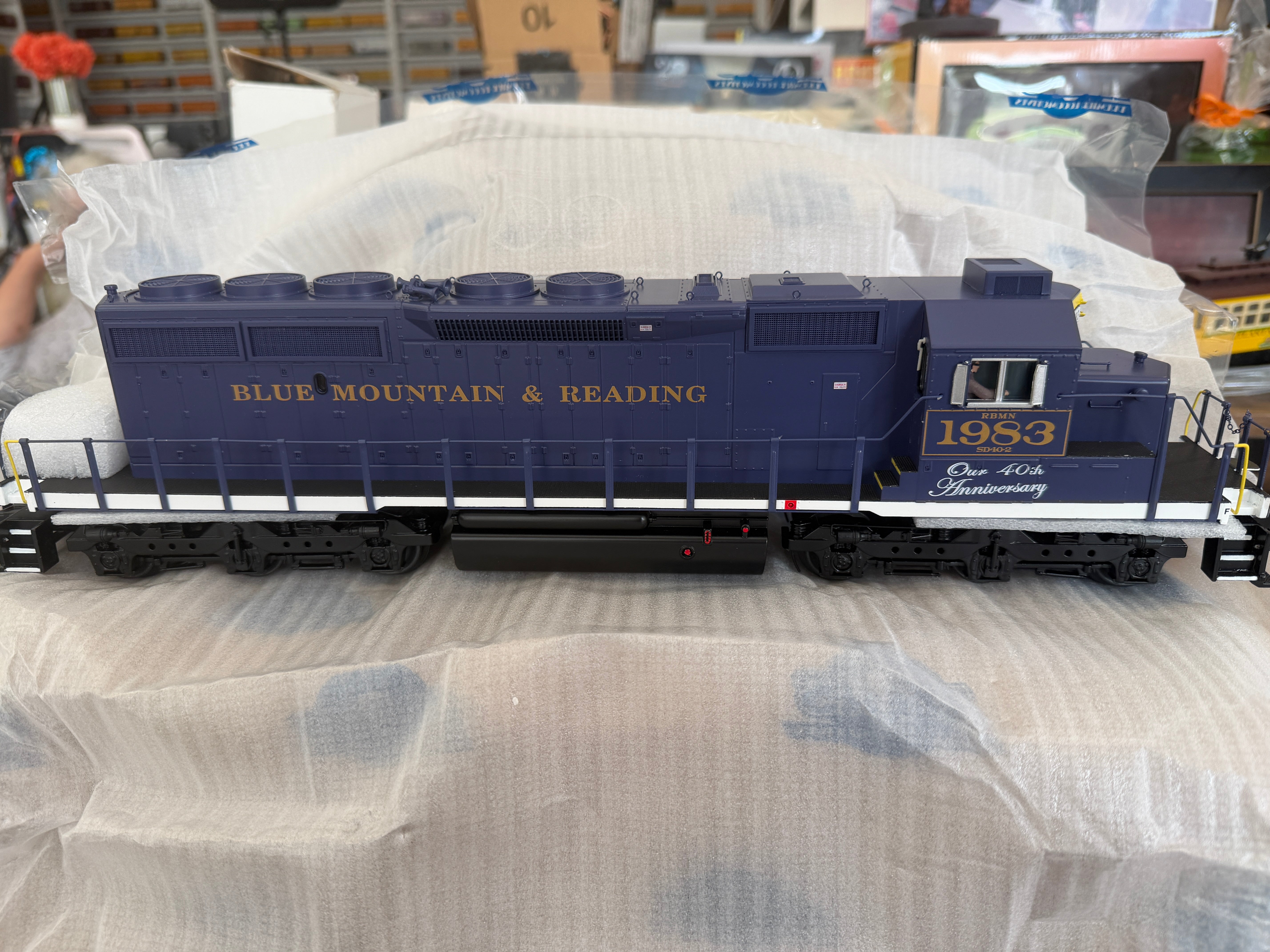 Atlas O 30138602 - Premier - SD40 Diesel Locomotive "Reading & Northern" #1983