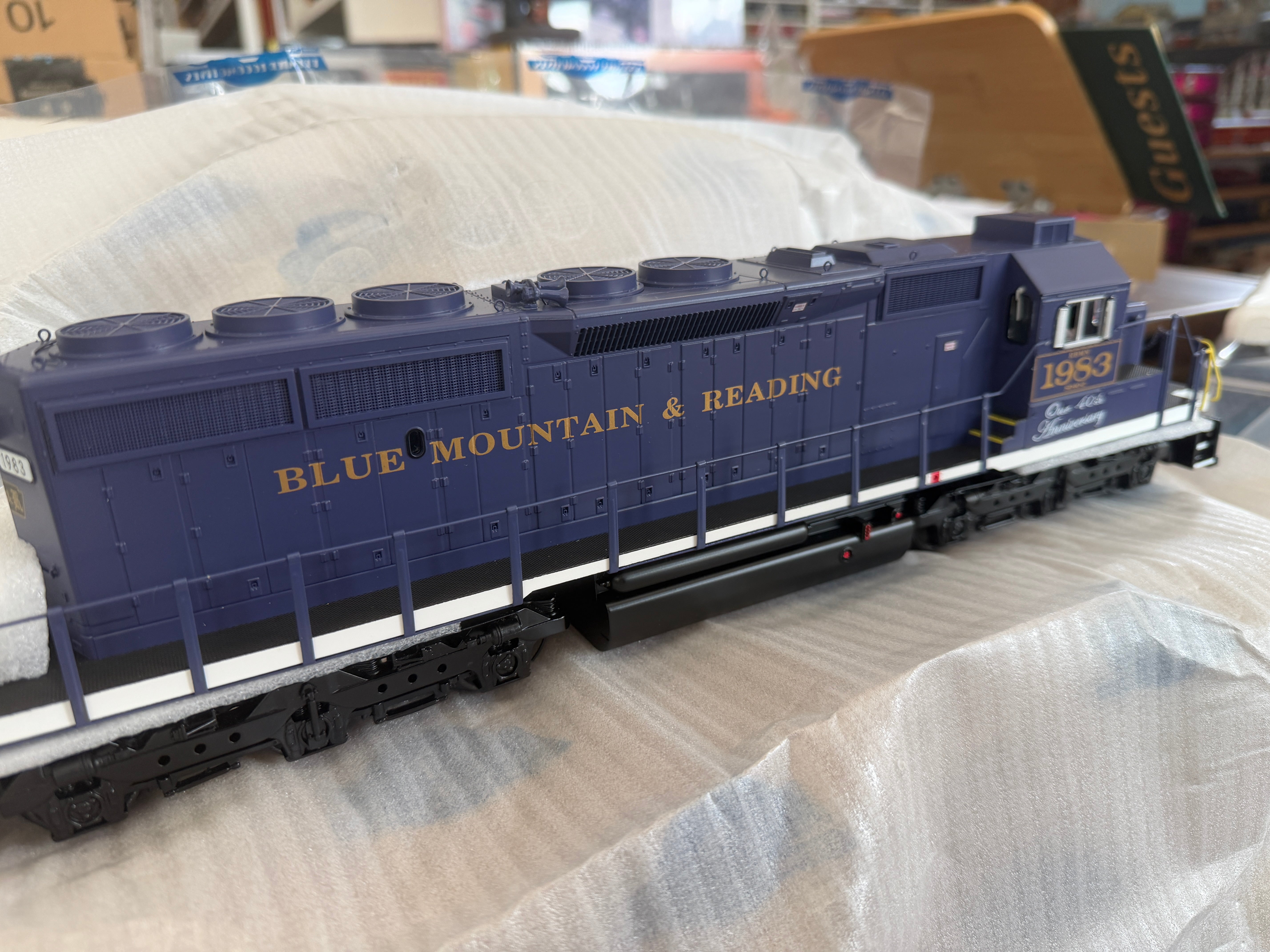 Atlas O 30138602 - Premier - SD40 Diesel Locomotive "Reading & Northern" #1983