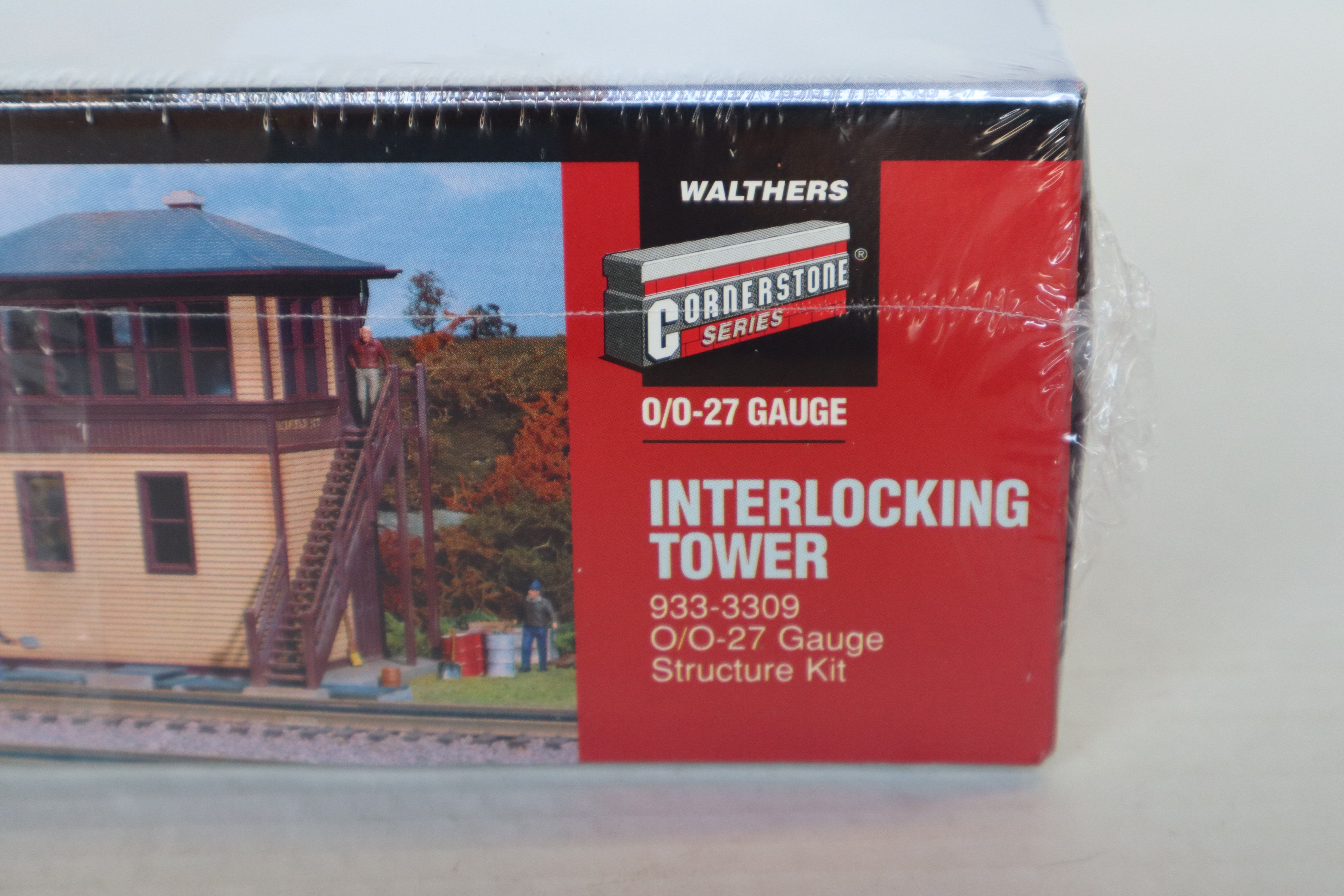 Walthers Cornerstone Series  #933-3309 O/027 Interlocking Tower Kit-Second hand-M8211