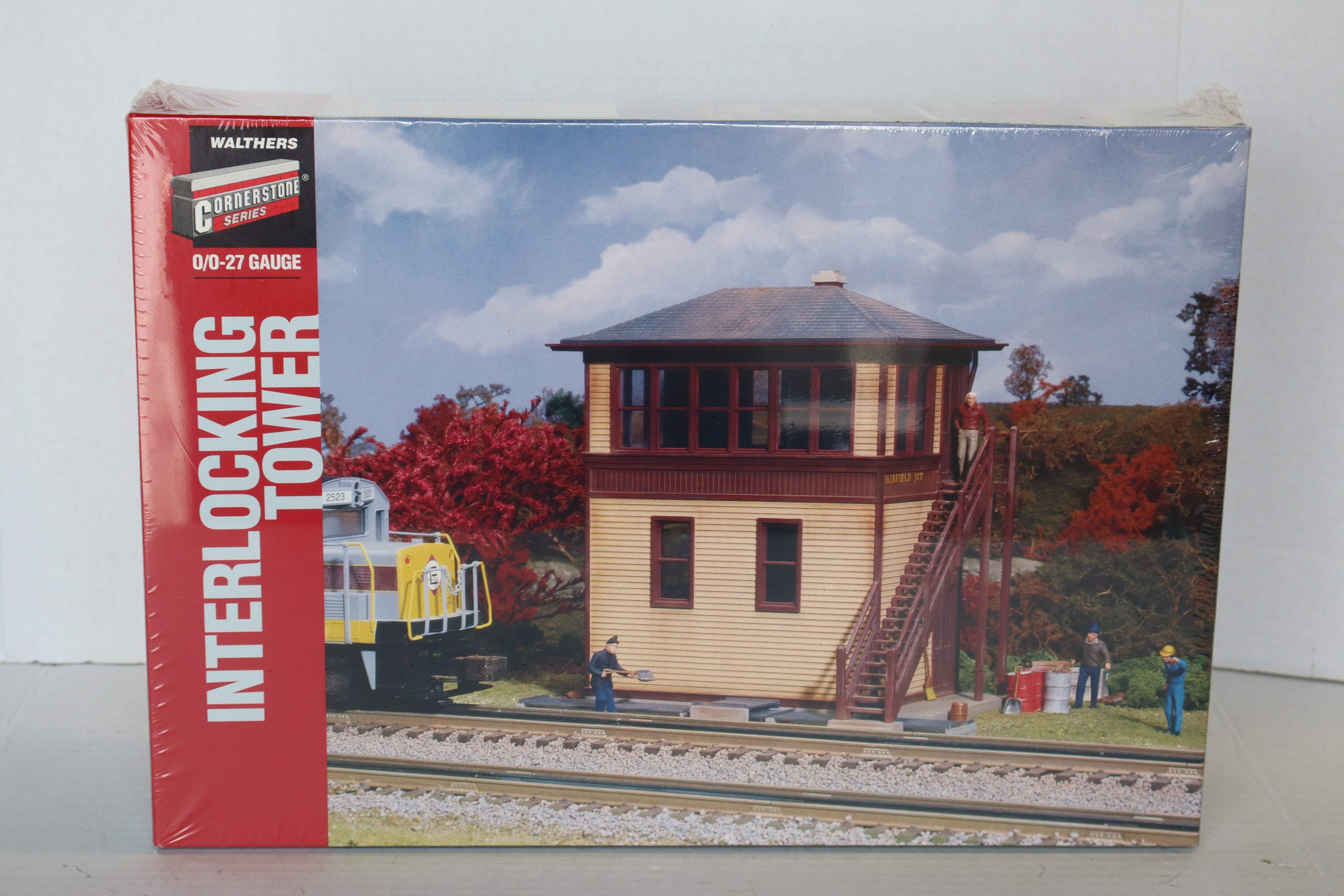 Walthers Cornerstone Series  #933-3309 O/027 Interlocking Tower Kit-Second hand-M8211