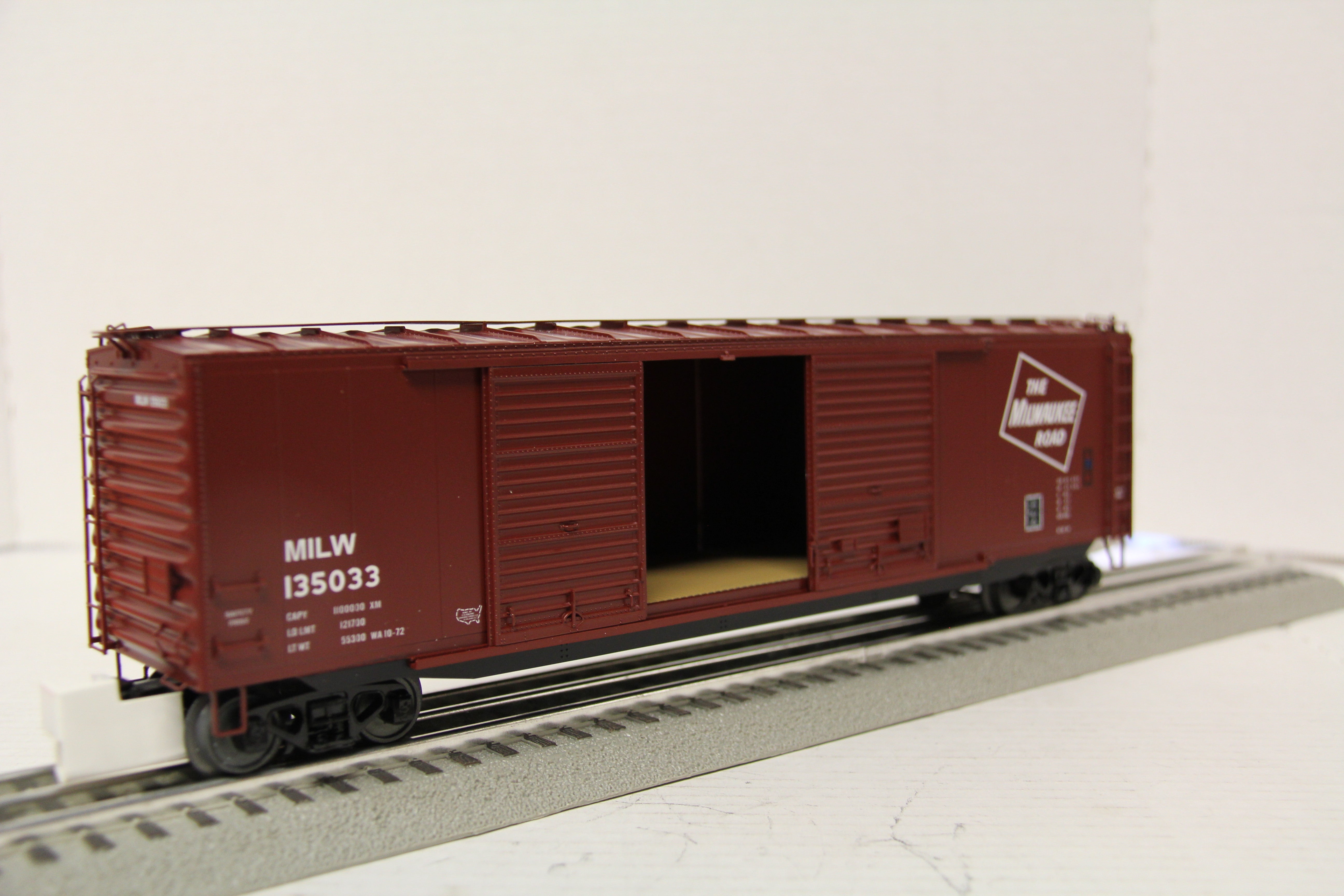 MTH 20-93691 Milwaukee Road #135033 -50' Ps-1 Double Door Box Car-Second hand-M5613