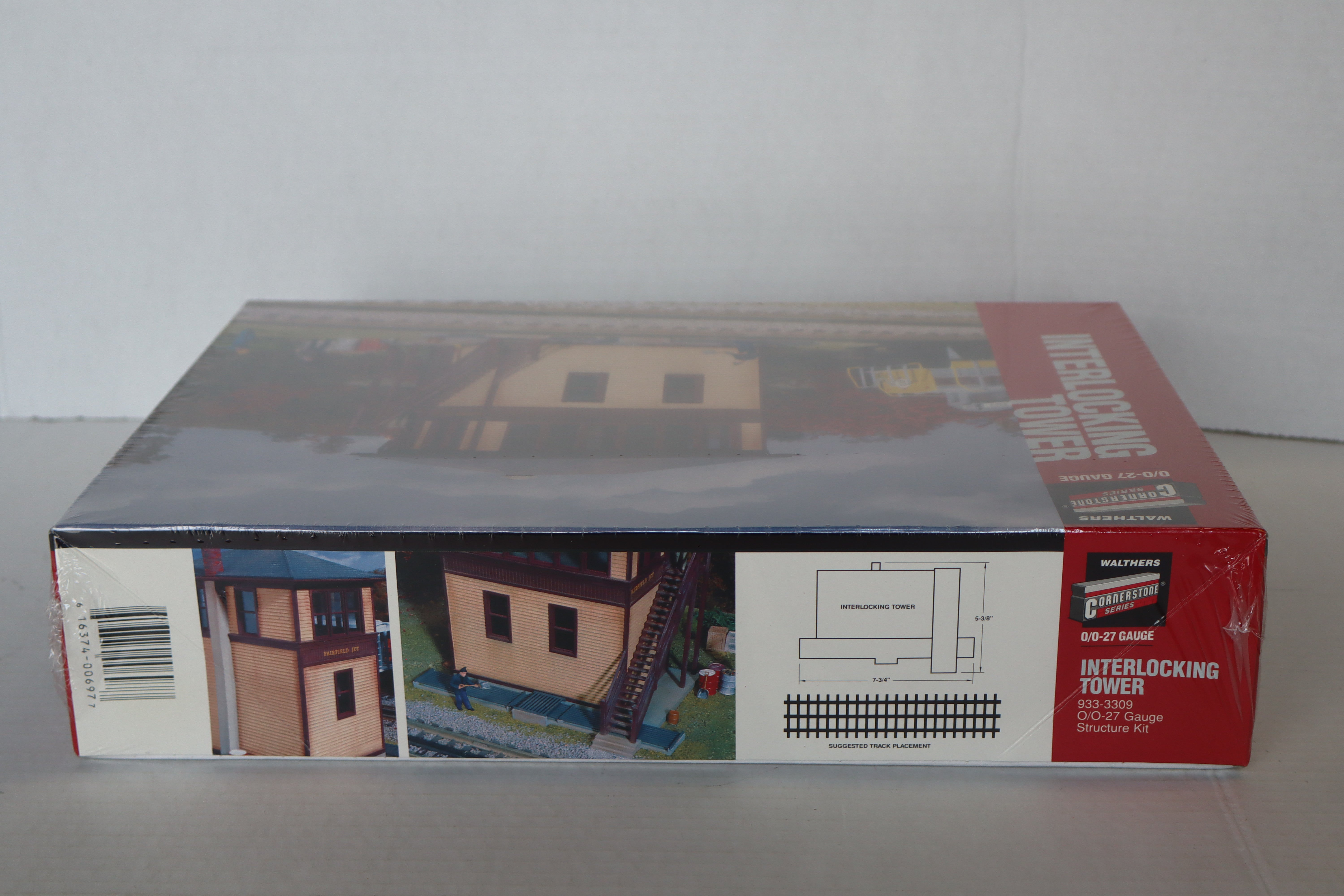 Walthers Cornerstone Series  #933-3309 O/027 Interlocking Tower Kit-Second hand-M8211