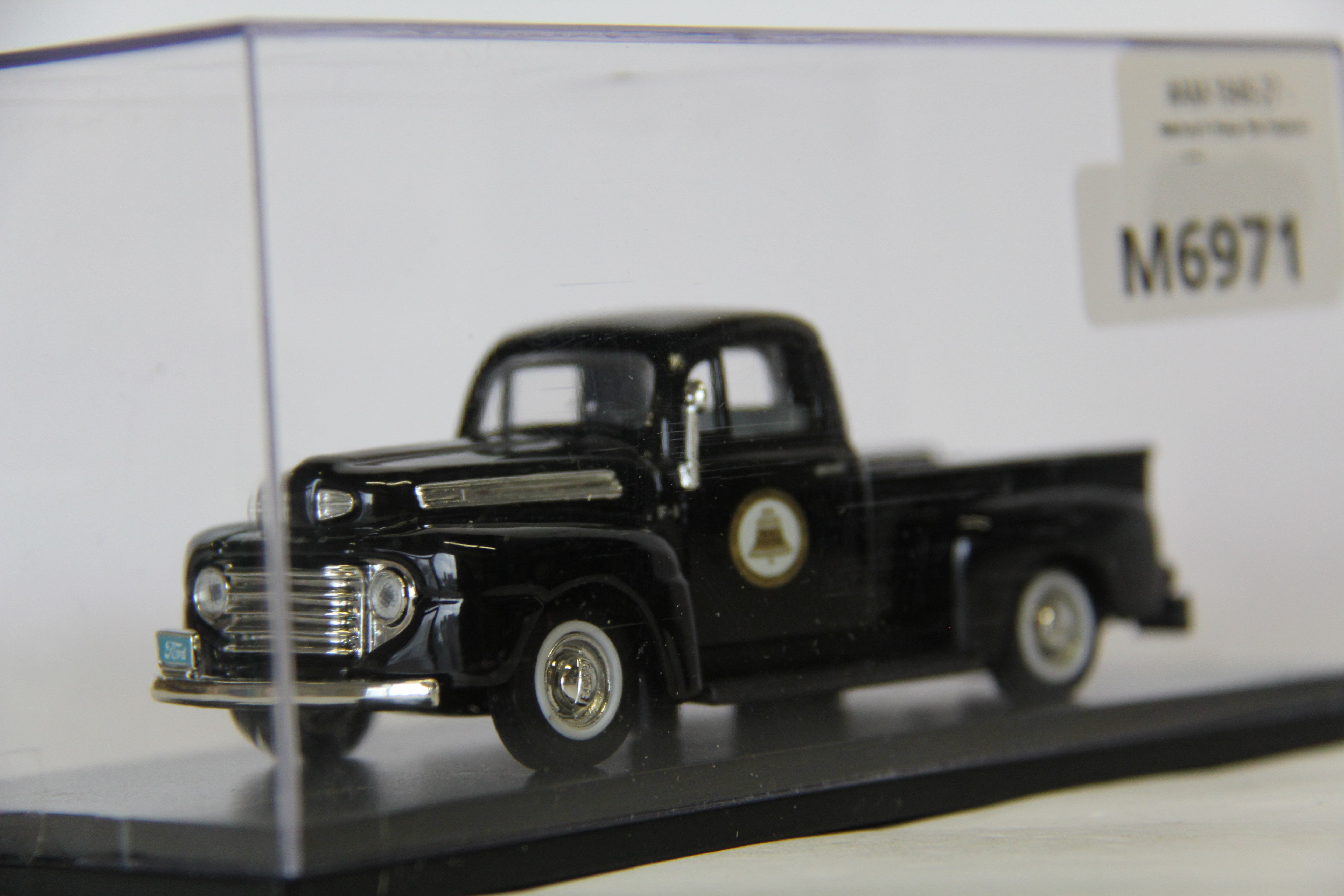 American Heritage Models AM-1948-27 1948 Ford F1 Pickup "Bell Telephone"-Second hand-M6971