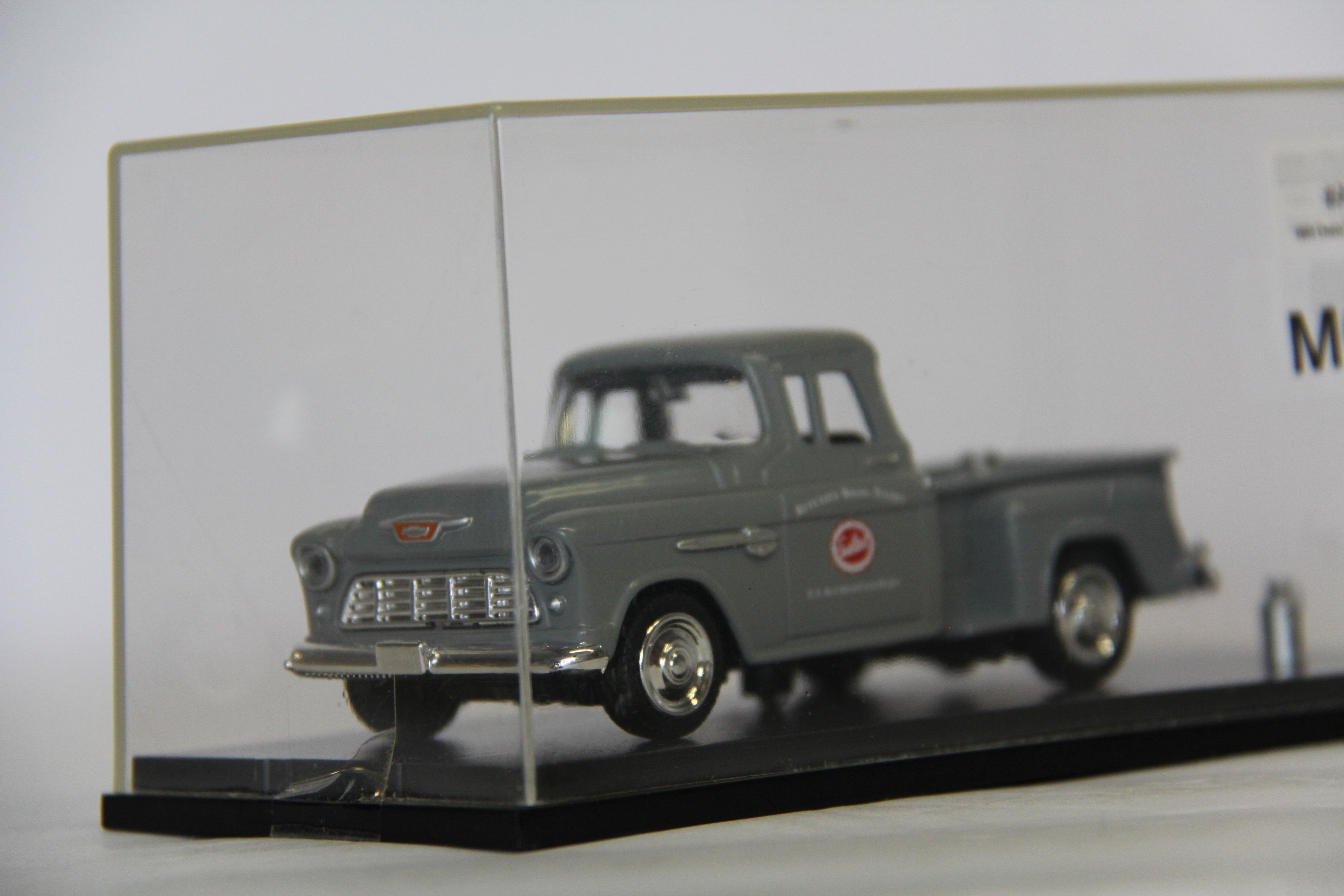 American Heritage Models AM-1955-19 1955 Chevy Pickup "Sealtest Diary" with Milk Urns-Second hand-M6972