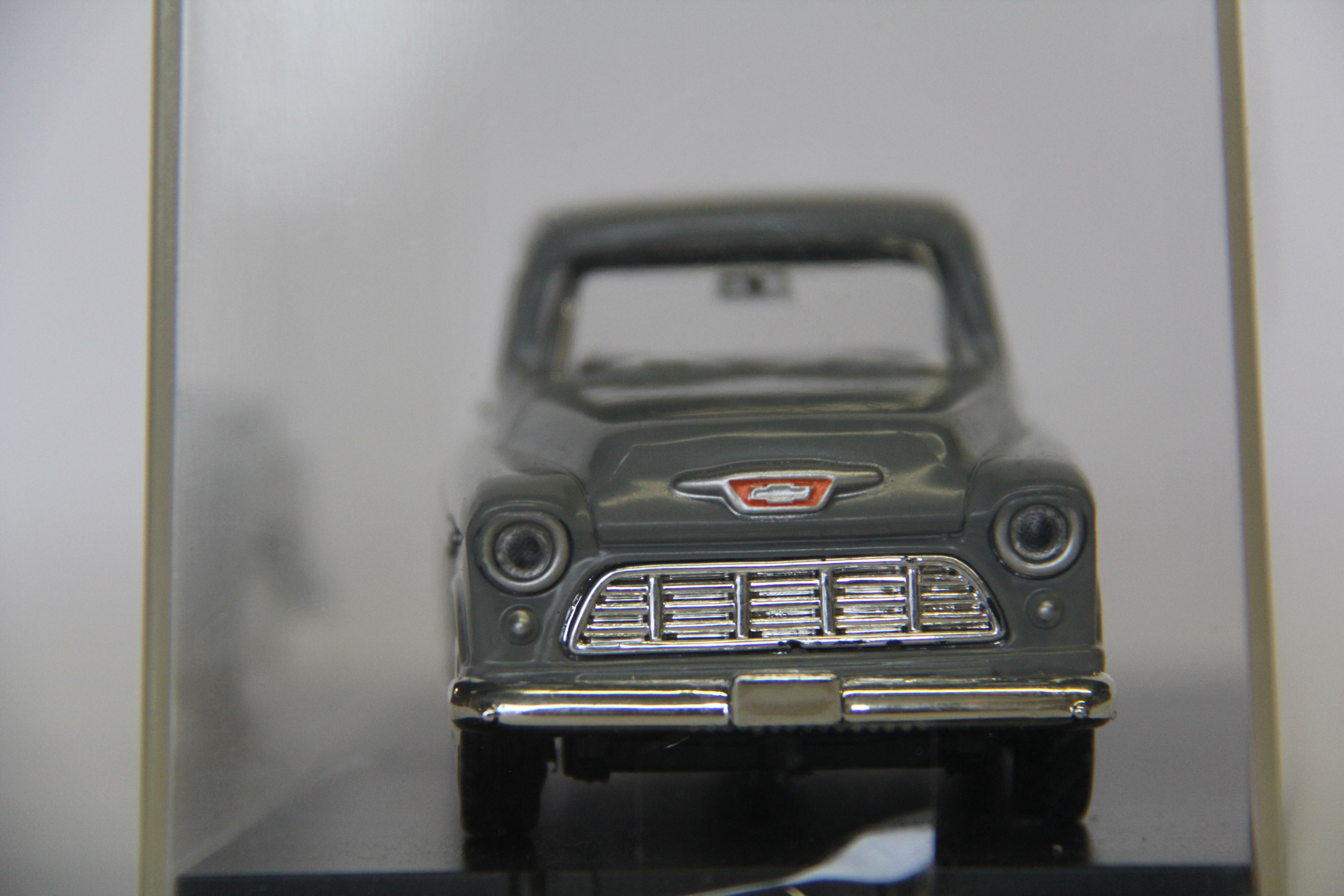 American Heritage Models AM-1955-19 1955 Chevy Pickup "Sealtest Diary" with Milk Urns-Second hand-M6972