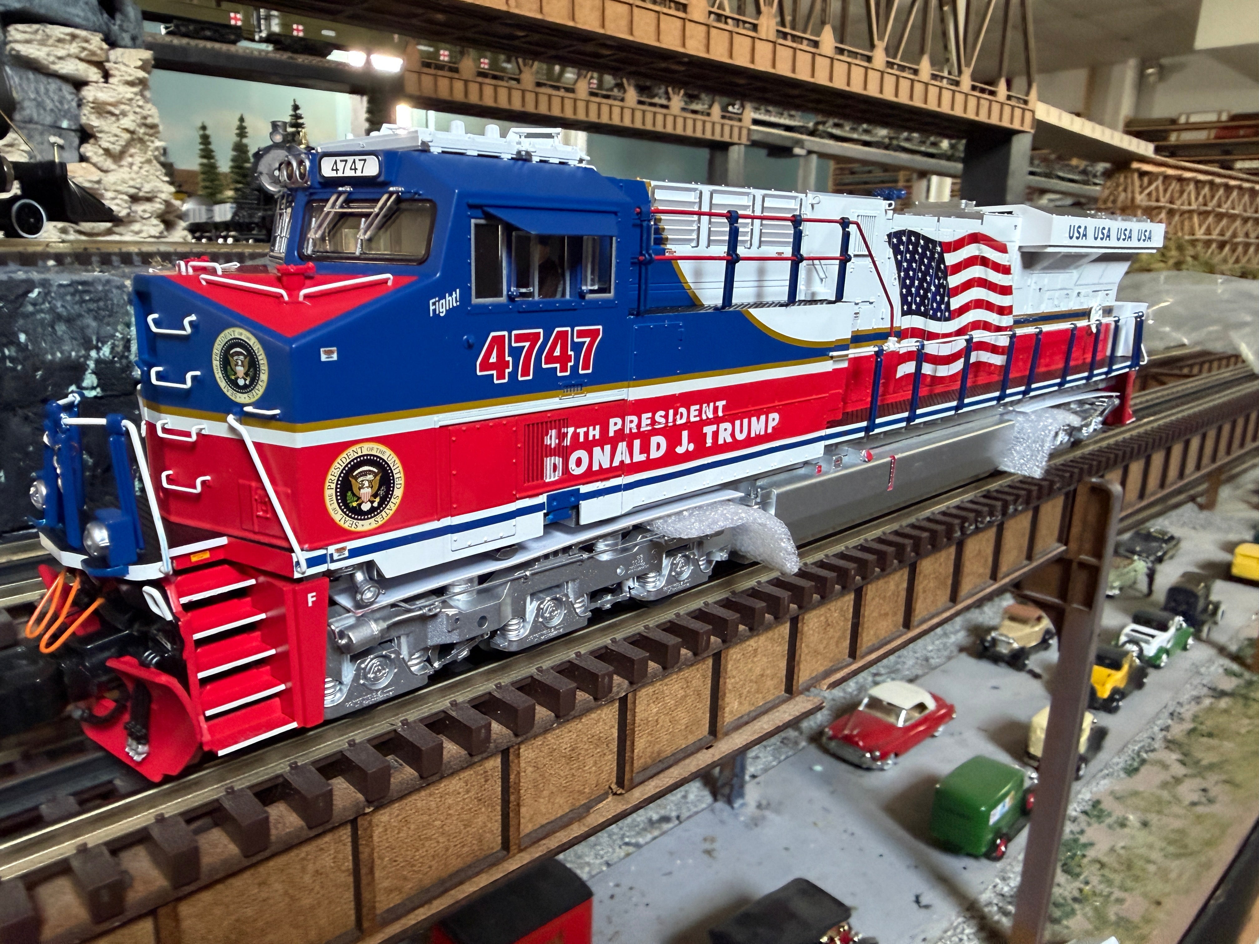 Lionel 2533147 - Legacy - ES44 Diesel Locomotive "Trump" #4747 - Custom Run