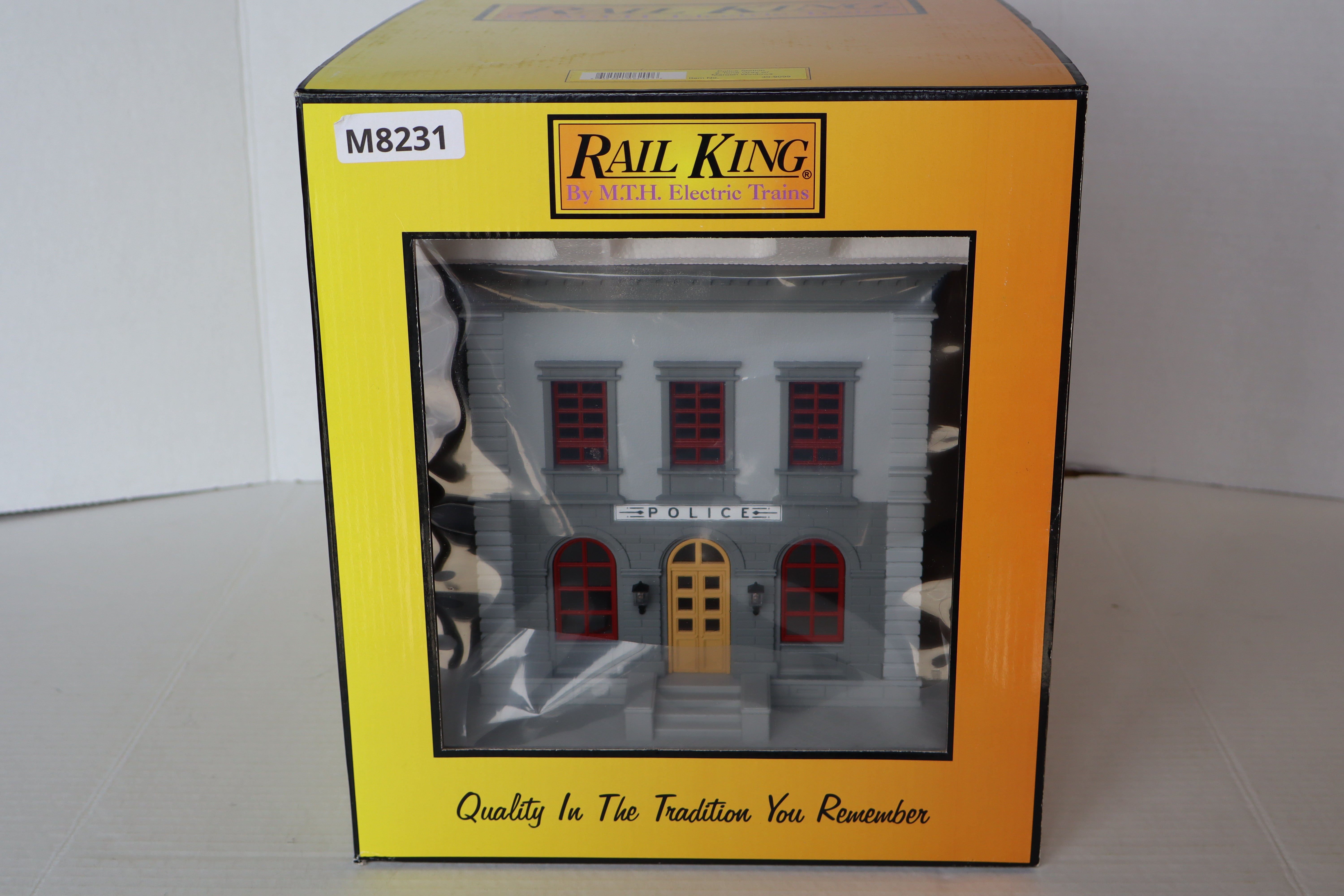 Rail King 30-9099 Police Station Two Tone Gray w/ Maroon Windows-Second hand-M8231