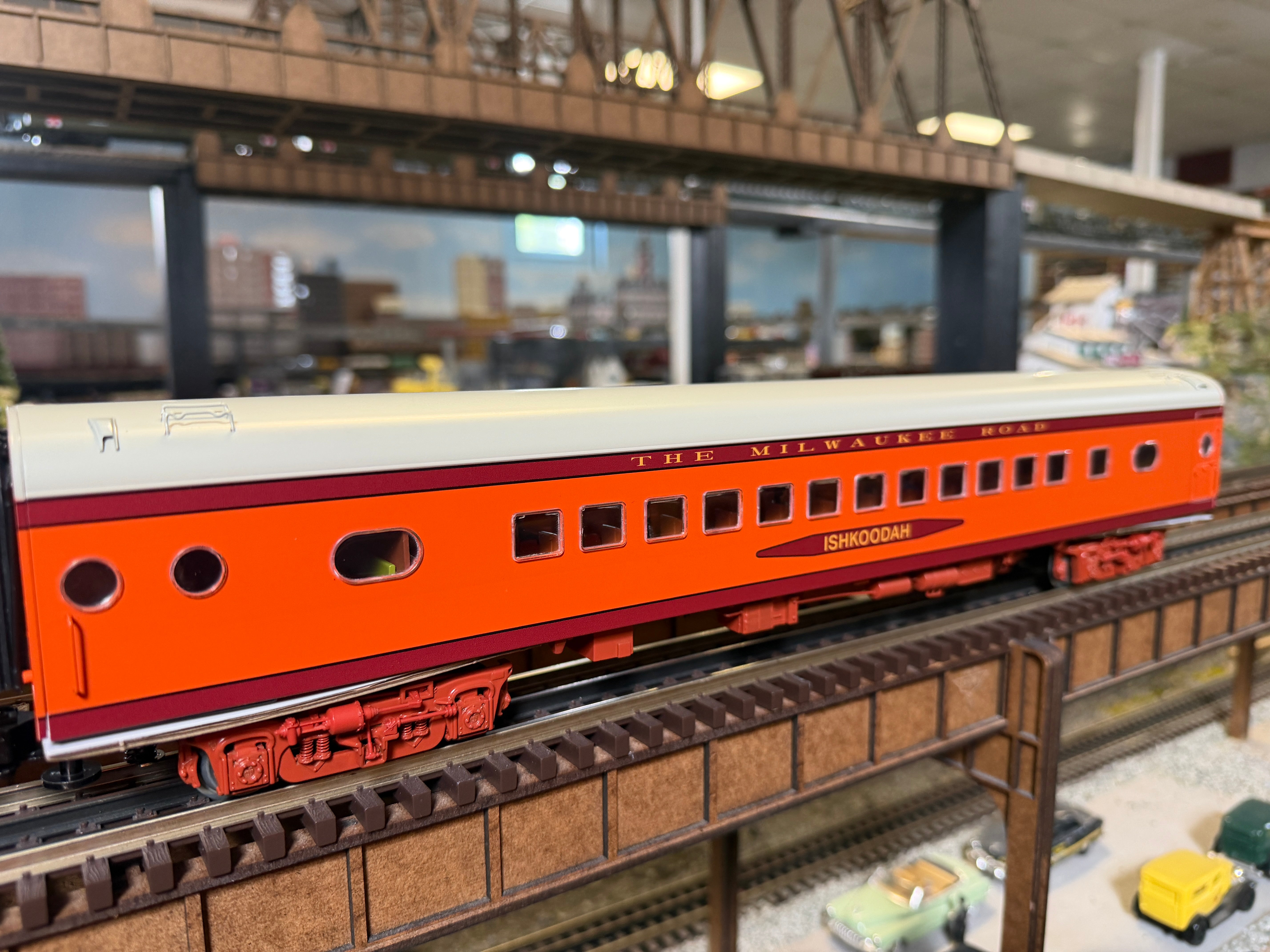 Lionel 2427380 - 18" Aluminum Passenger Car "Milwaukee Road" (3-Car) Hiawatha - MrMuffin'sTrains