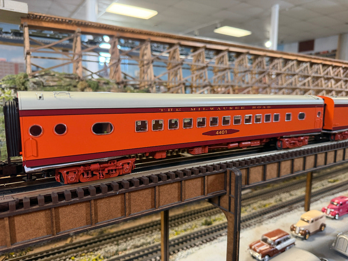 Lionel 2427370 - 18" Aluminum Passenger Car "Milwaukee Road" (4-Car) Hiawatha - MrMuffin'sTrains