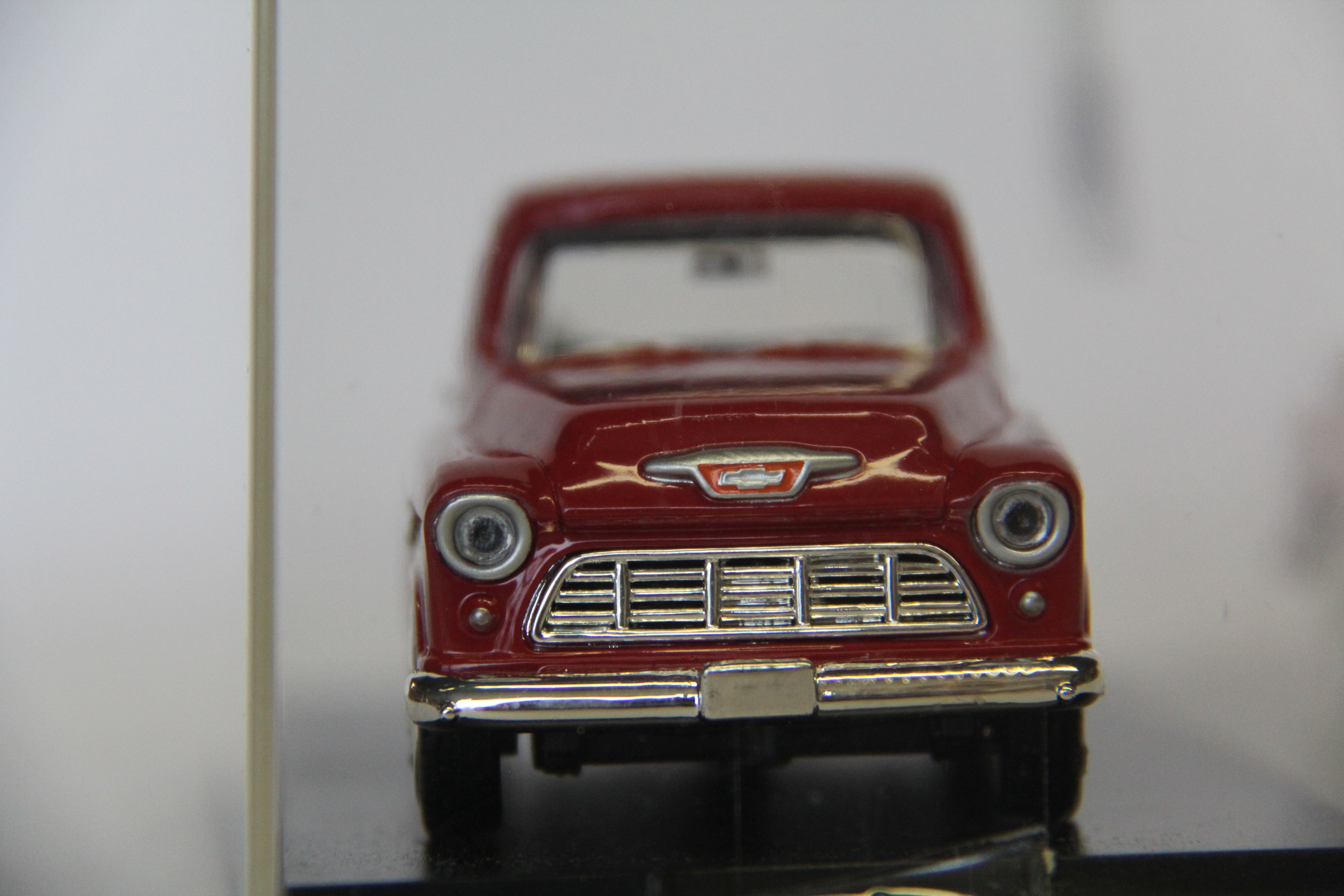 American Heritage Models AM-1955-17 1955 Chevy Pickup "Purina" with Sack Load-Second hand-M6977