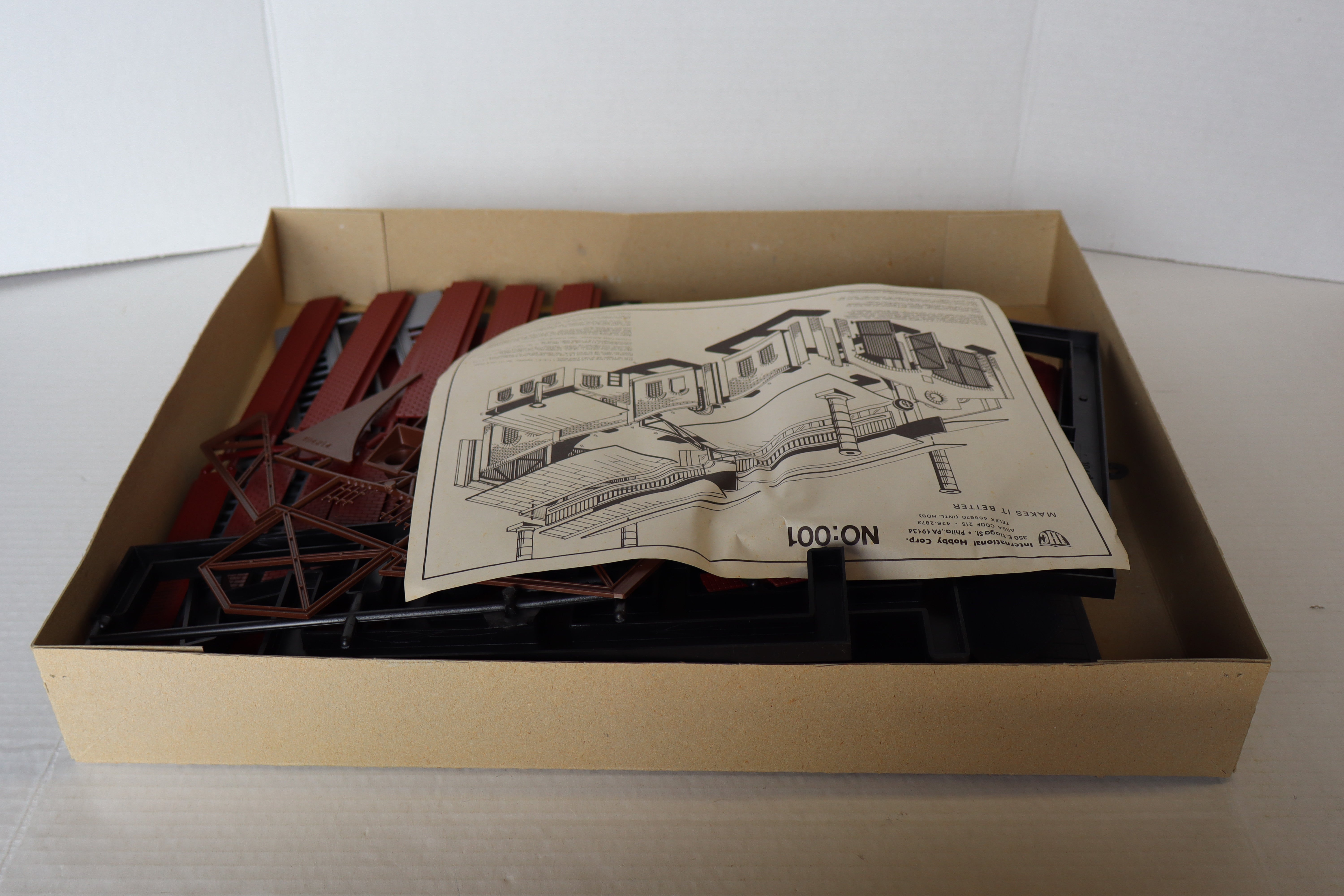 IHC #B1042 2 Stall Engine House 1/45 Scale-Second hand-M8239