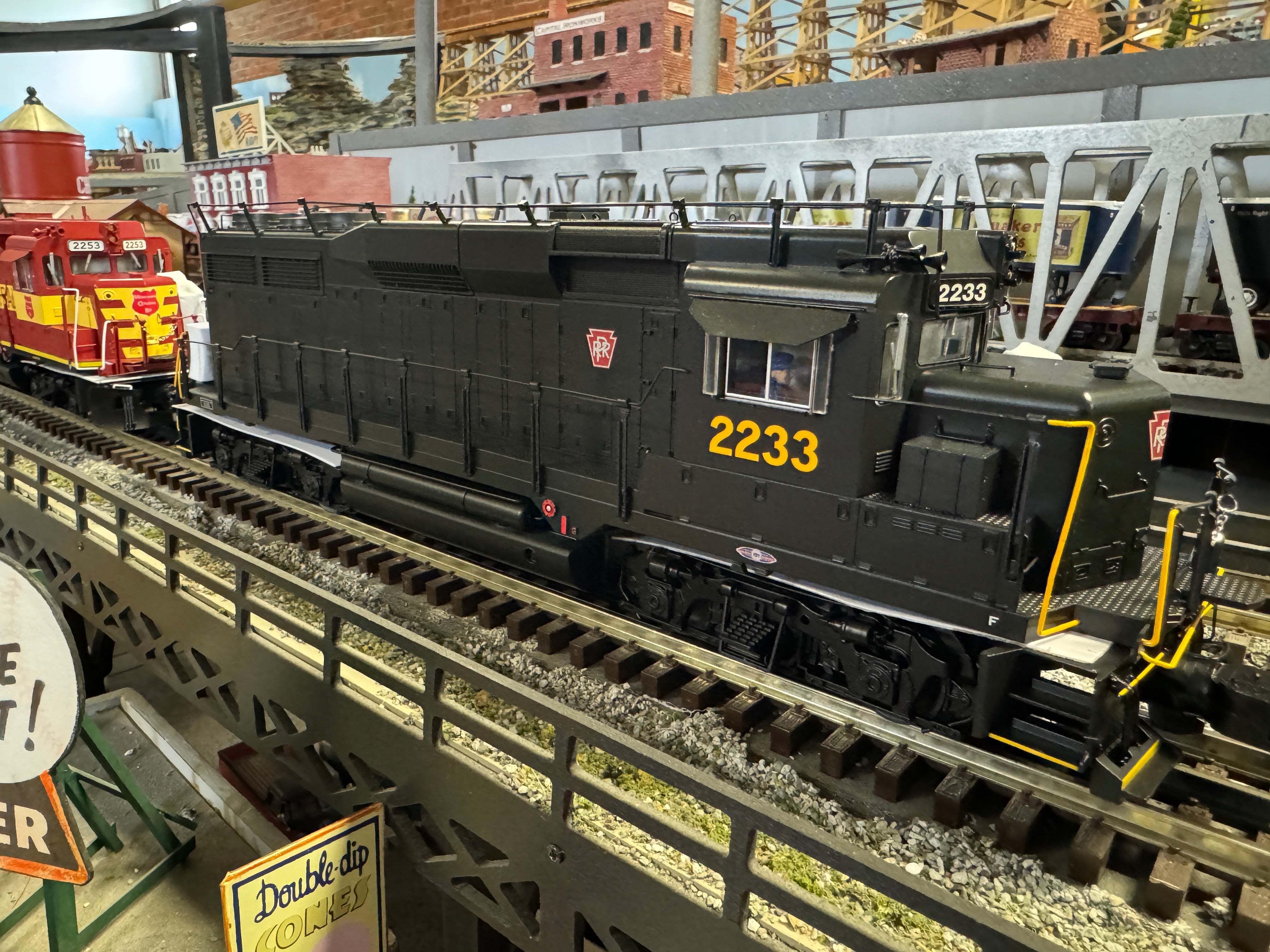 Lionel 2433141 - Legacy GP30 Diesel Engine "Pennsylvania" #2211