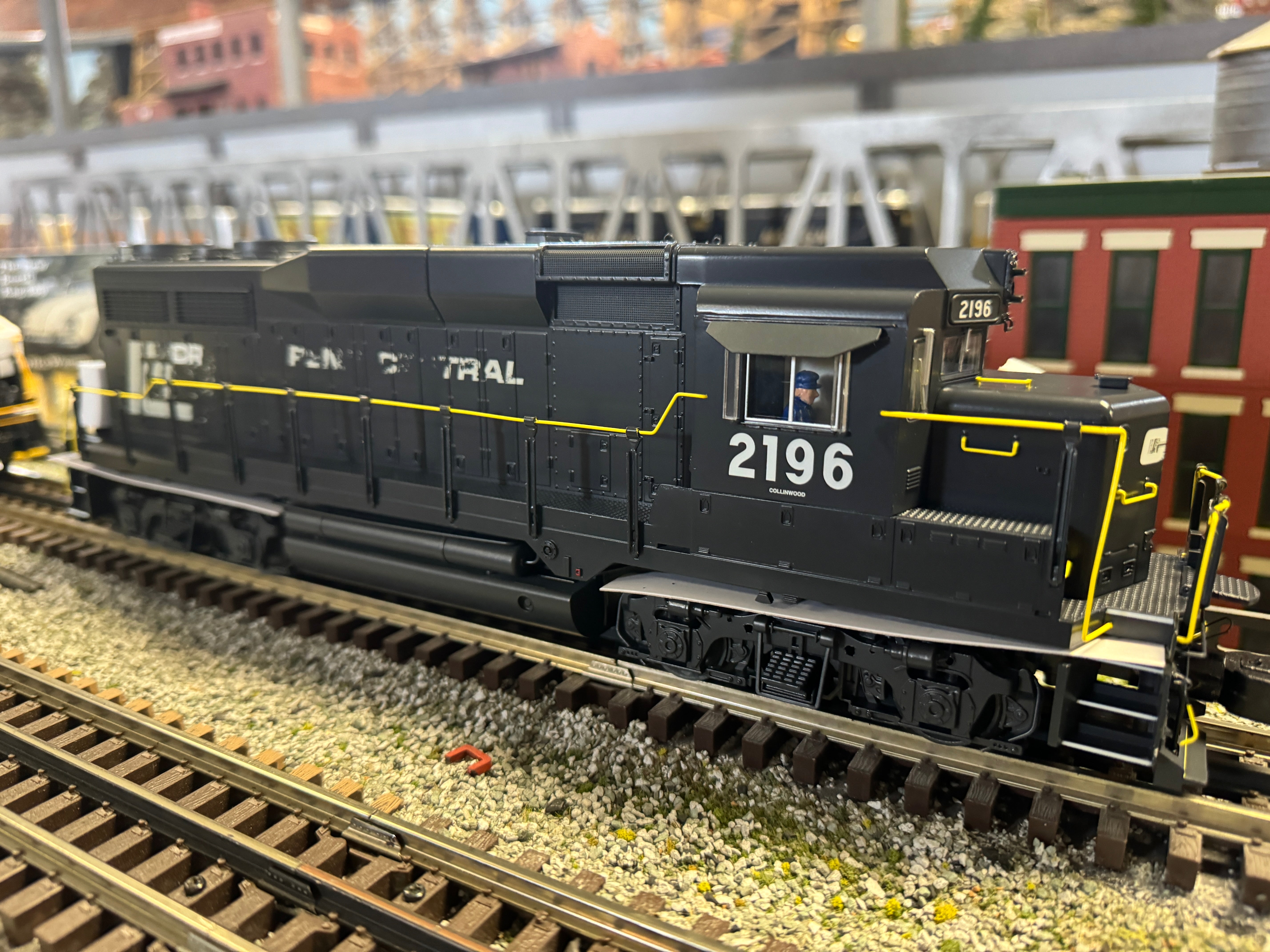 Lionel 2433122 - Legacy GP30 Diesel Engine "Conrail" #2196