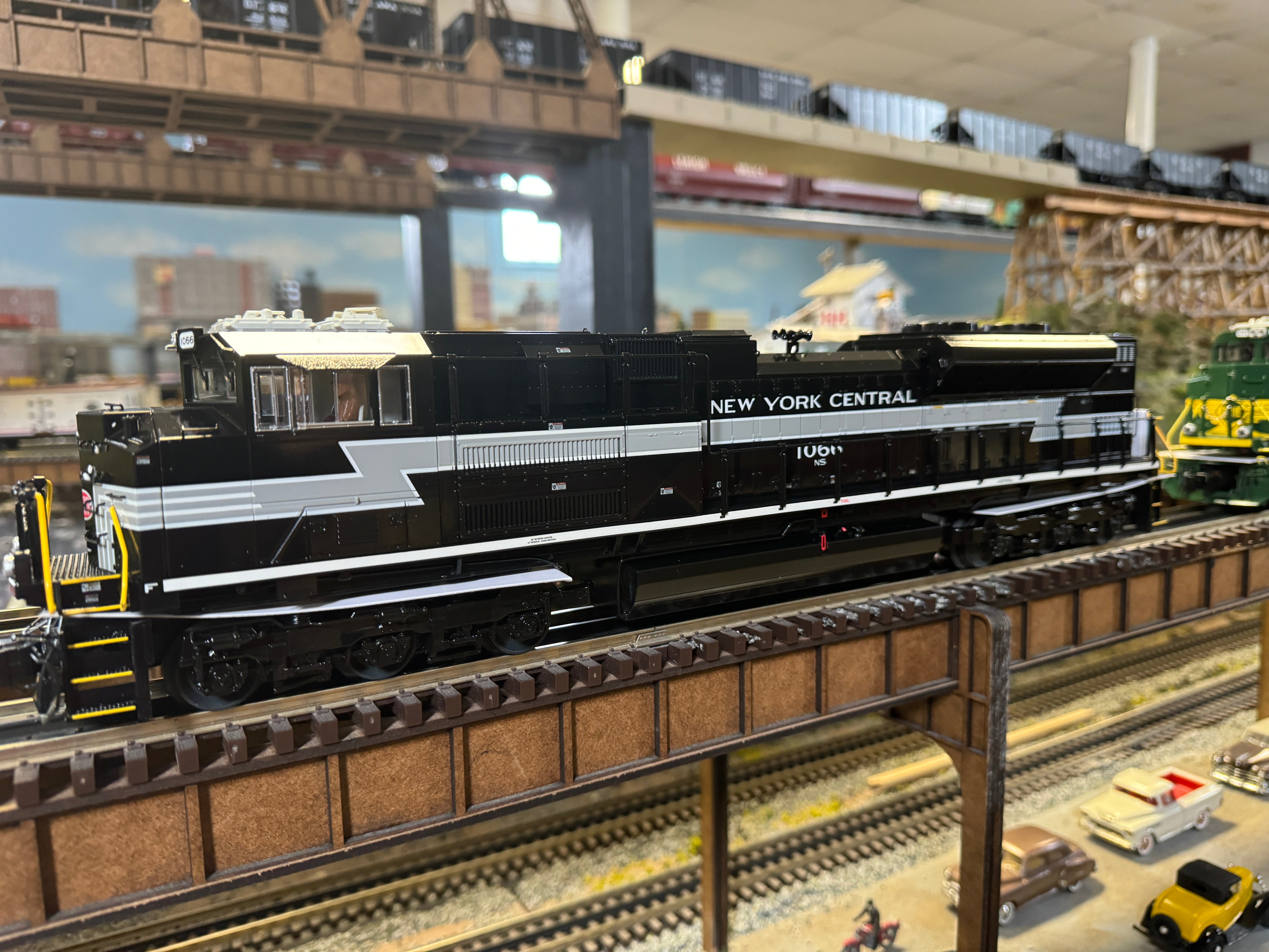 Lionel 2433080 - Legacy SD70ACE Diesel Engine "New York Central" #1066 (Norfolk Southern)
