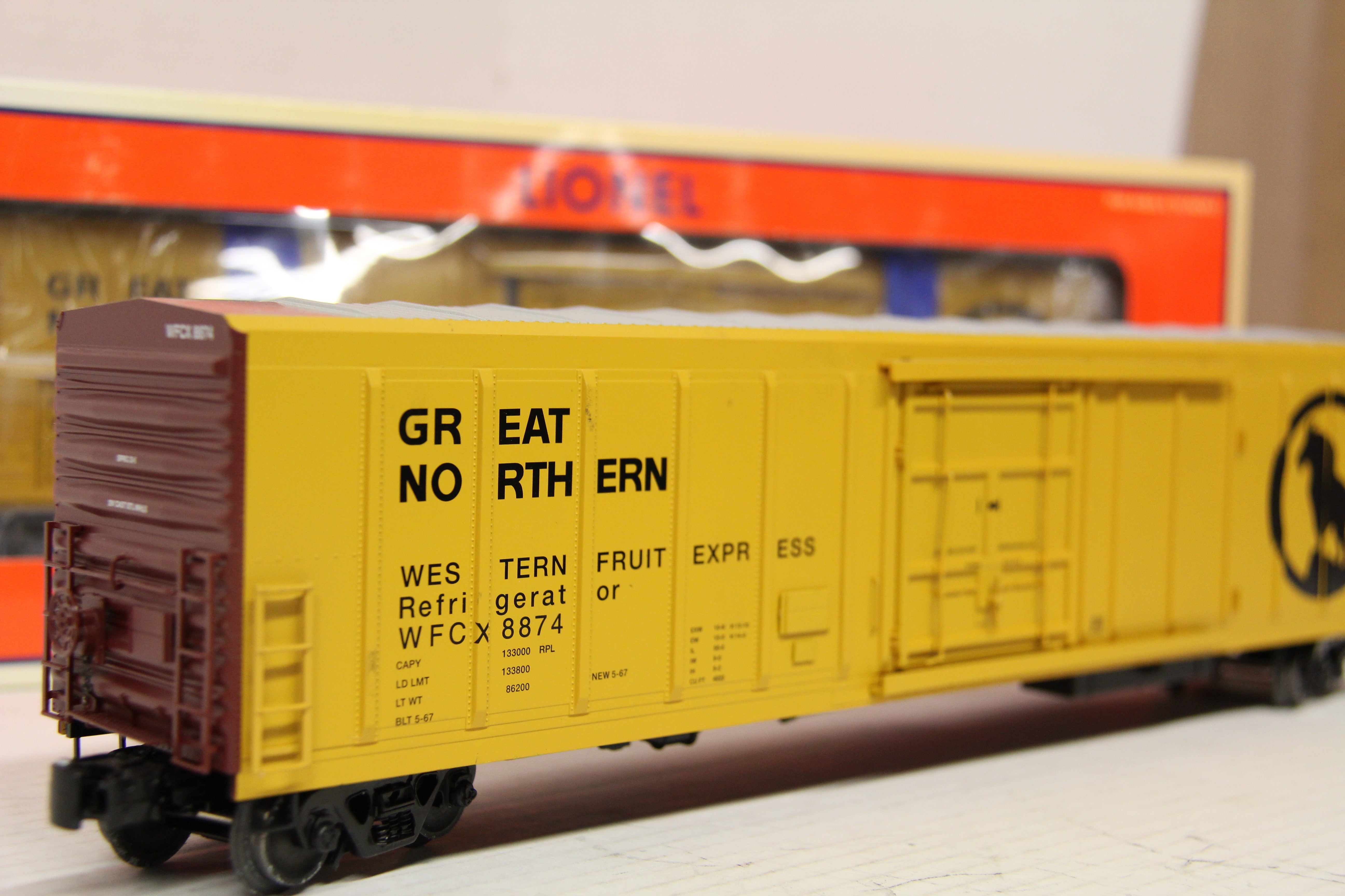 Lionel 6-27343 & 6-27344 Great Northern/Western Fruit Express Mechanical Reefer-2 Car Set-Second hand-M5629