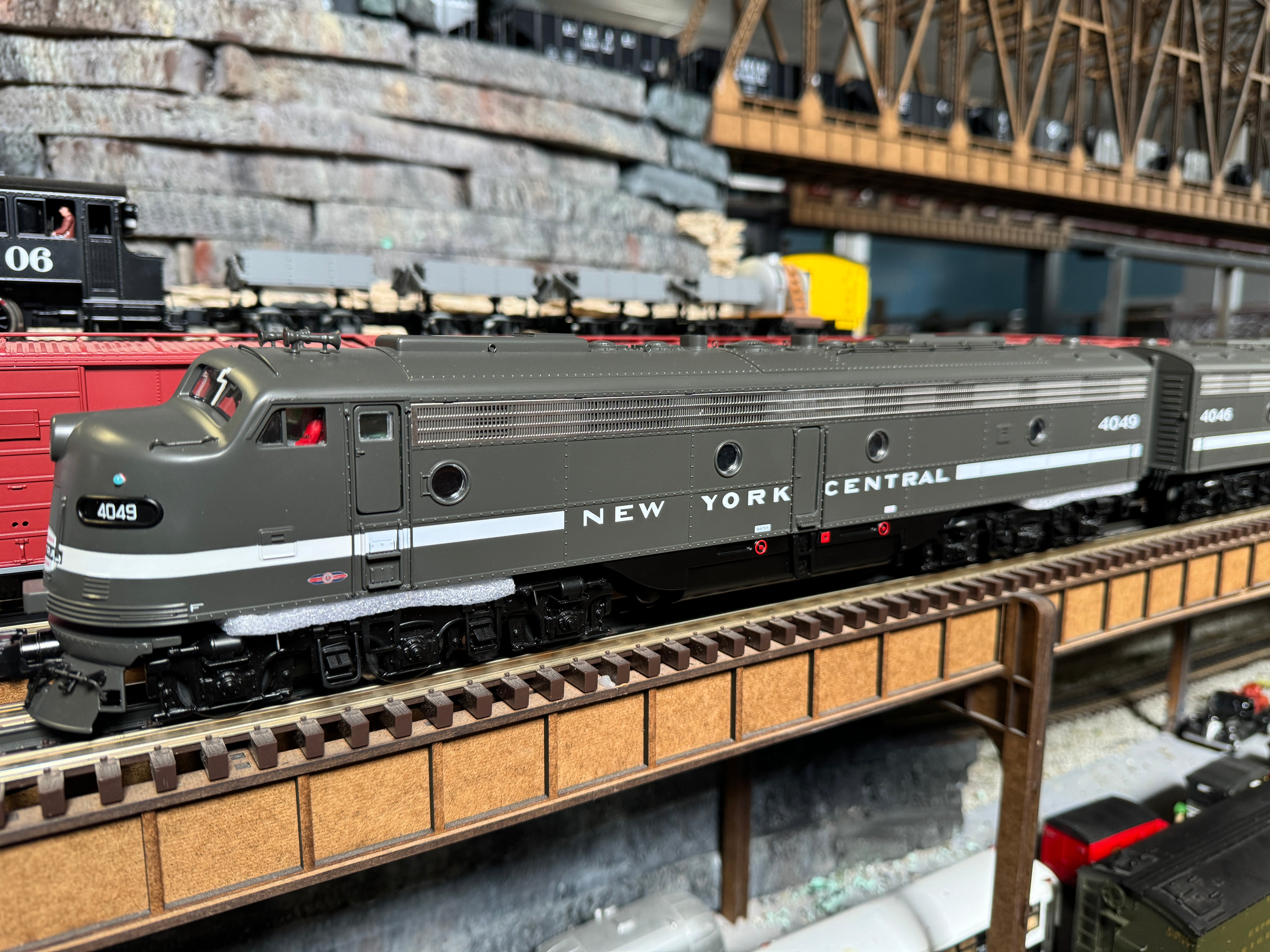Atlas O 30138251S - Premier - E8 Diesel Locomotive "New York Central" #4049 w/ PS3 (Powered) - Custom Run for MrMuffin'sTrains